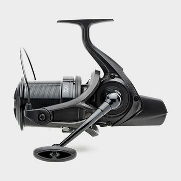 Black Daiwa Crosscast Spod Reel 45 SCW