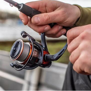 Black SavageGear SG2 Reel 2500FD