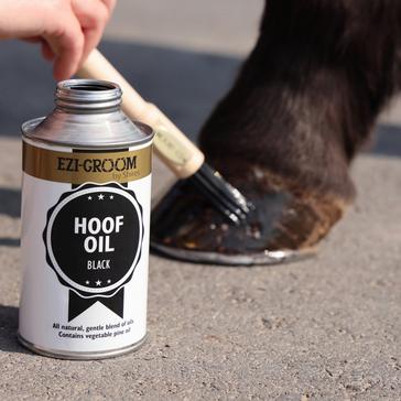 Black EZI-GROOM Hoof Oil Black