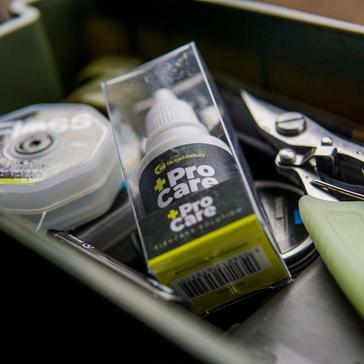 White RIDGEMONKEY ProCare Fishcare Solution