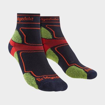 Dark Blue Bridgedale Men's Trail Running Ultralight T2 Coolmax Sport 3/4 Crew Socks