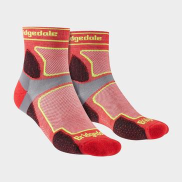 Red Bridgedale Men's Trail Running Ultralight T2 Coolmax Sport 3/4 Crew Socks