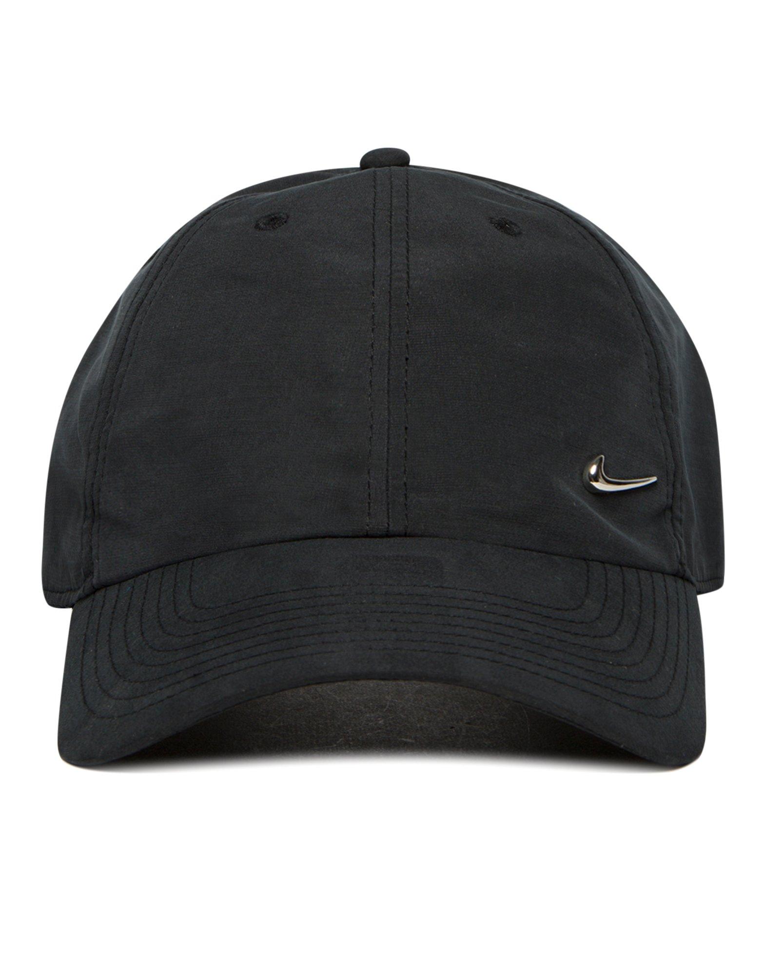 white nike cap