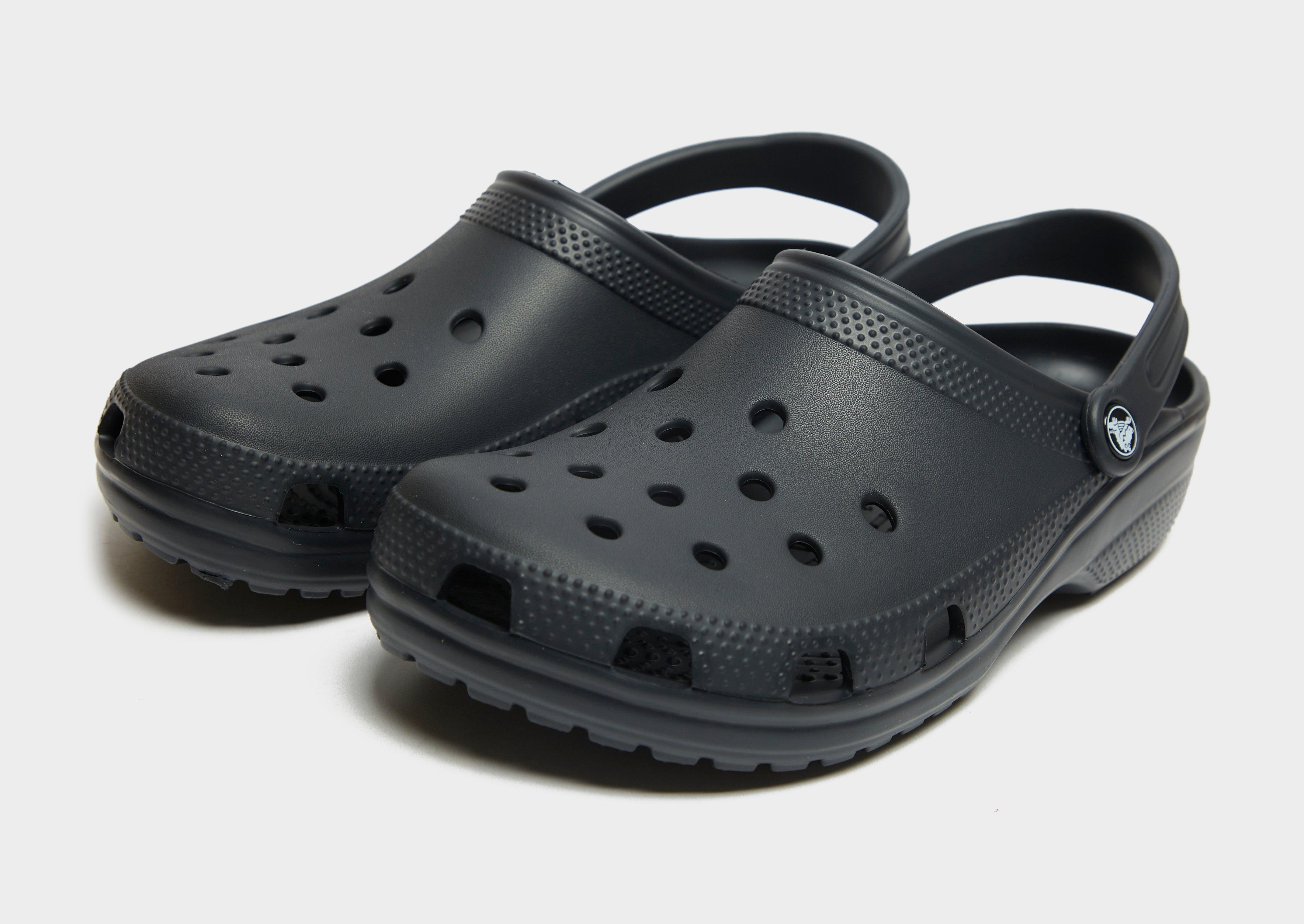 Férfi papucsok és flip-flopok CROCS CLASSIC CLOG  100010001 Fekete