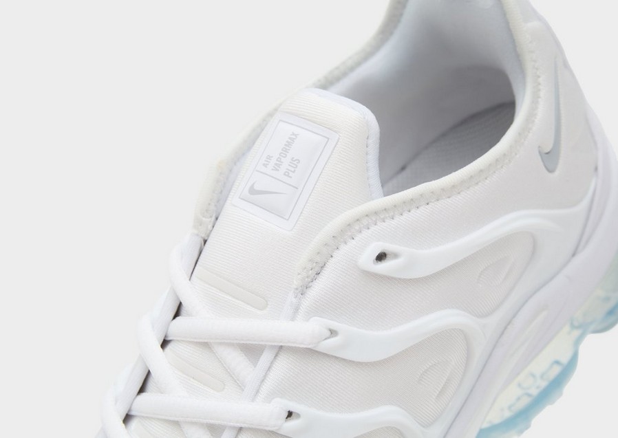 Férfi sneakers NIKE AIR VAPORMAX PLUS 924453-100 Fehér