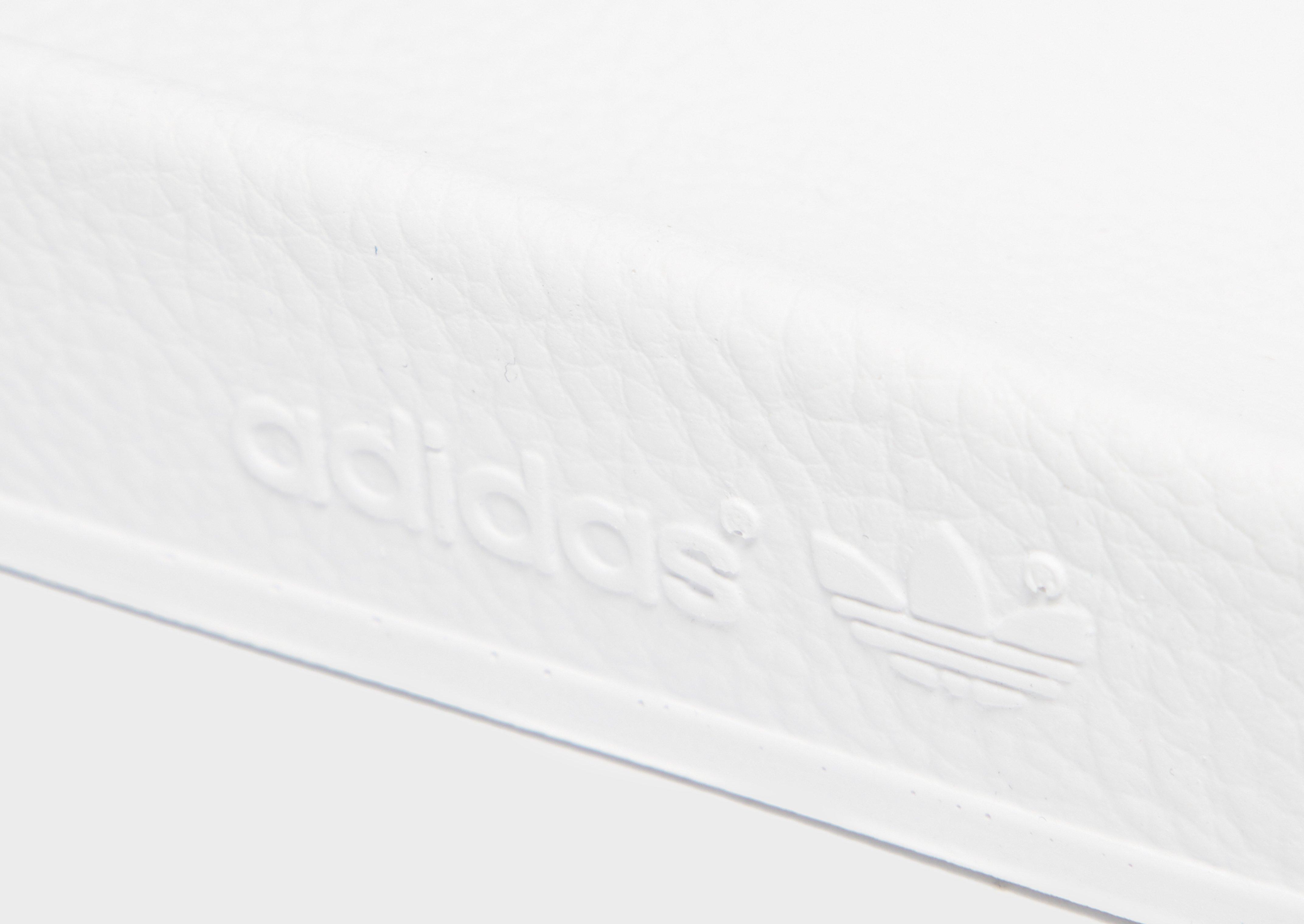 adidas Adilette.
