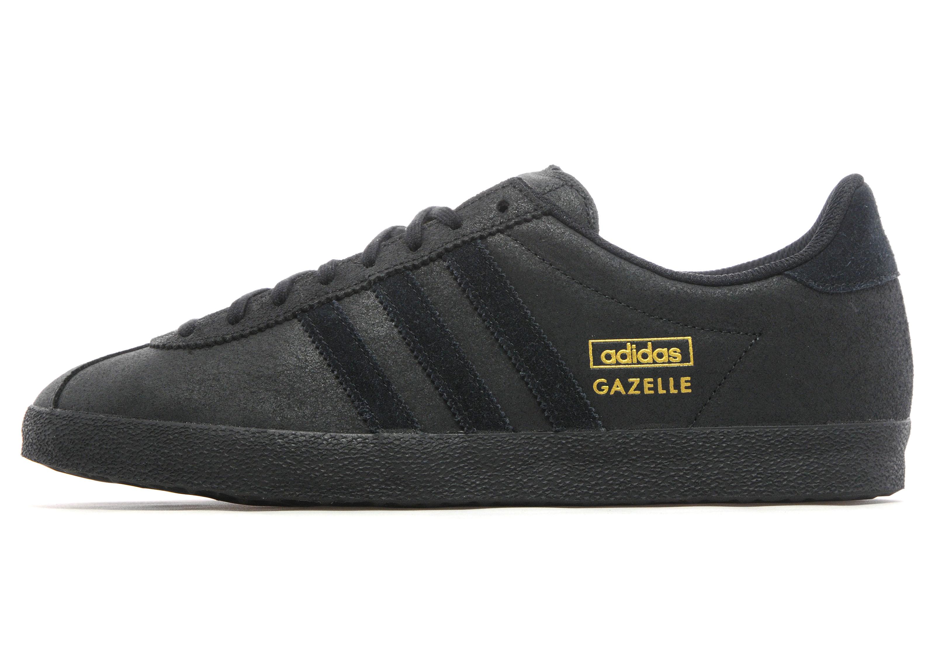 adidas gazelle total black