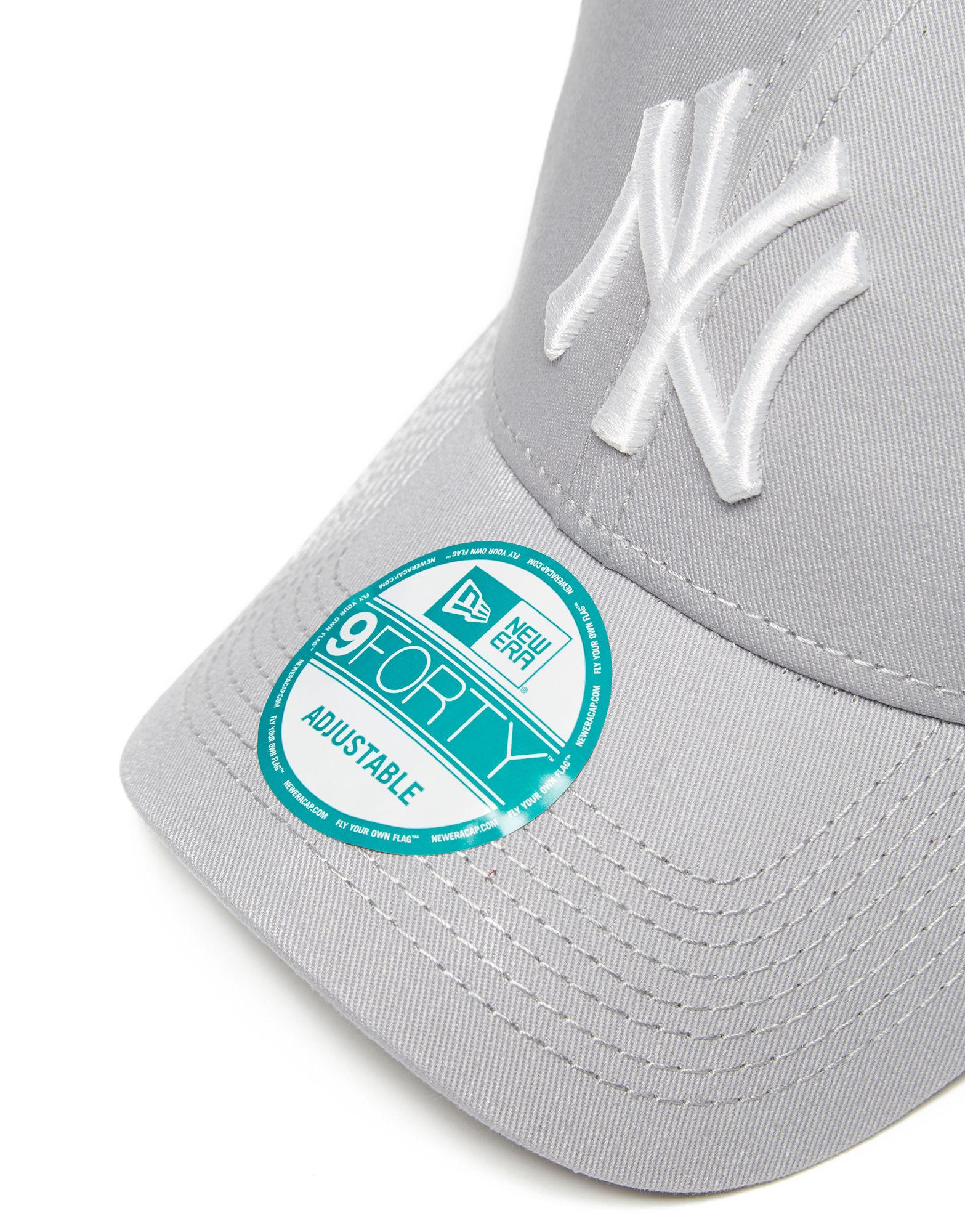 Moteriška kepurė su snapeliu NEW ERA MLB 9FORTY NEW YORK YANKEES CAP GRAY/WHITE 10531940 Pilka