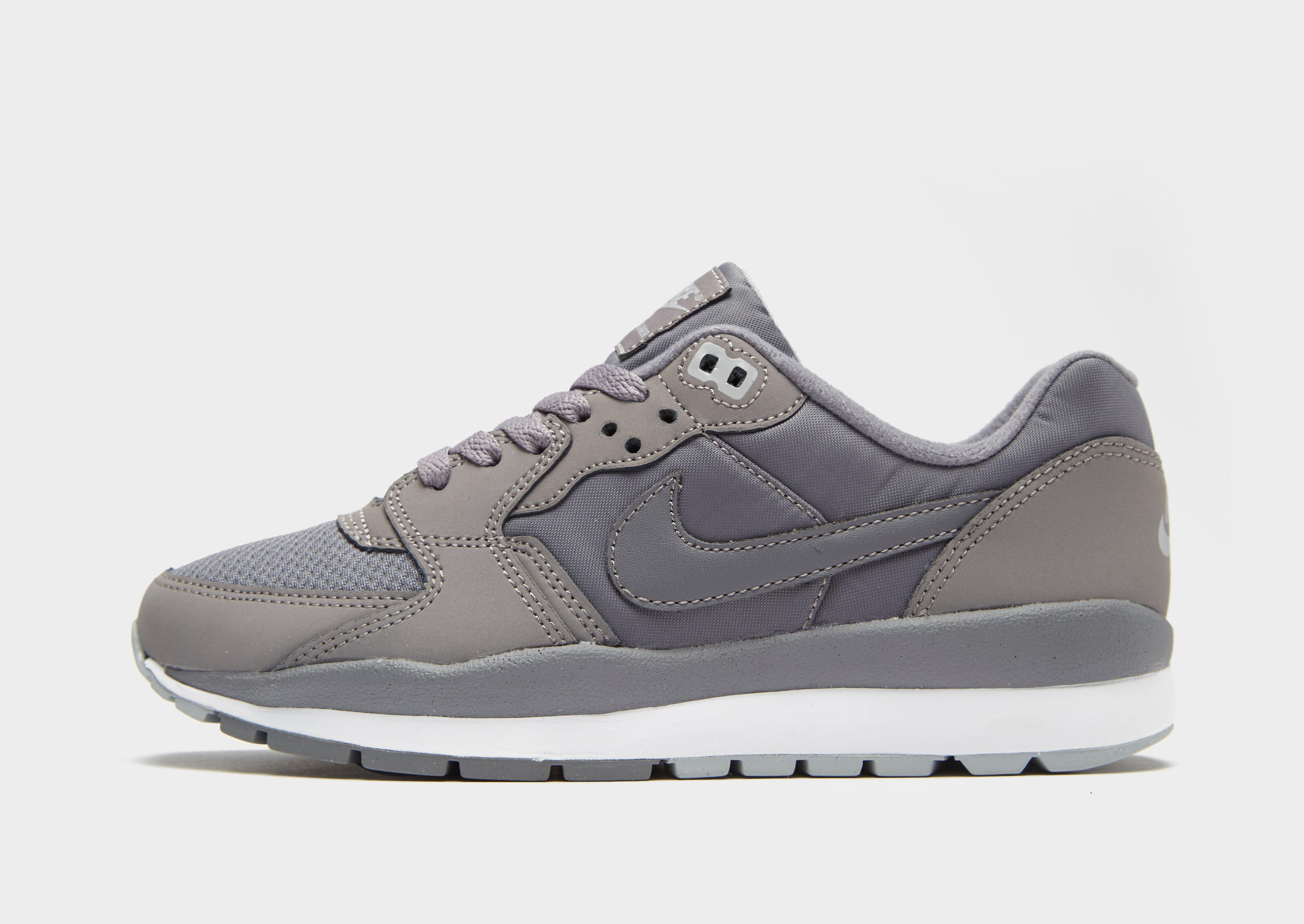 nike windrunner trainers grey