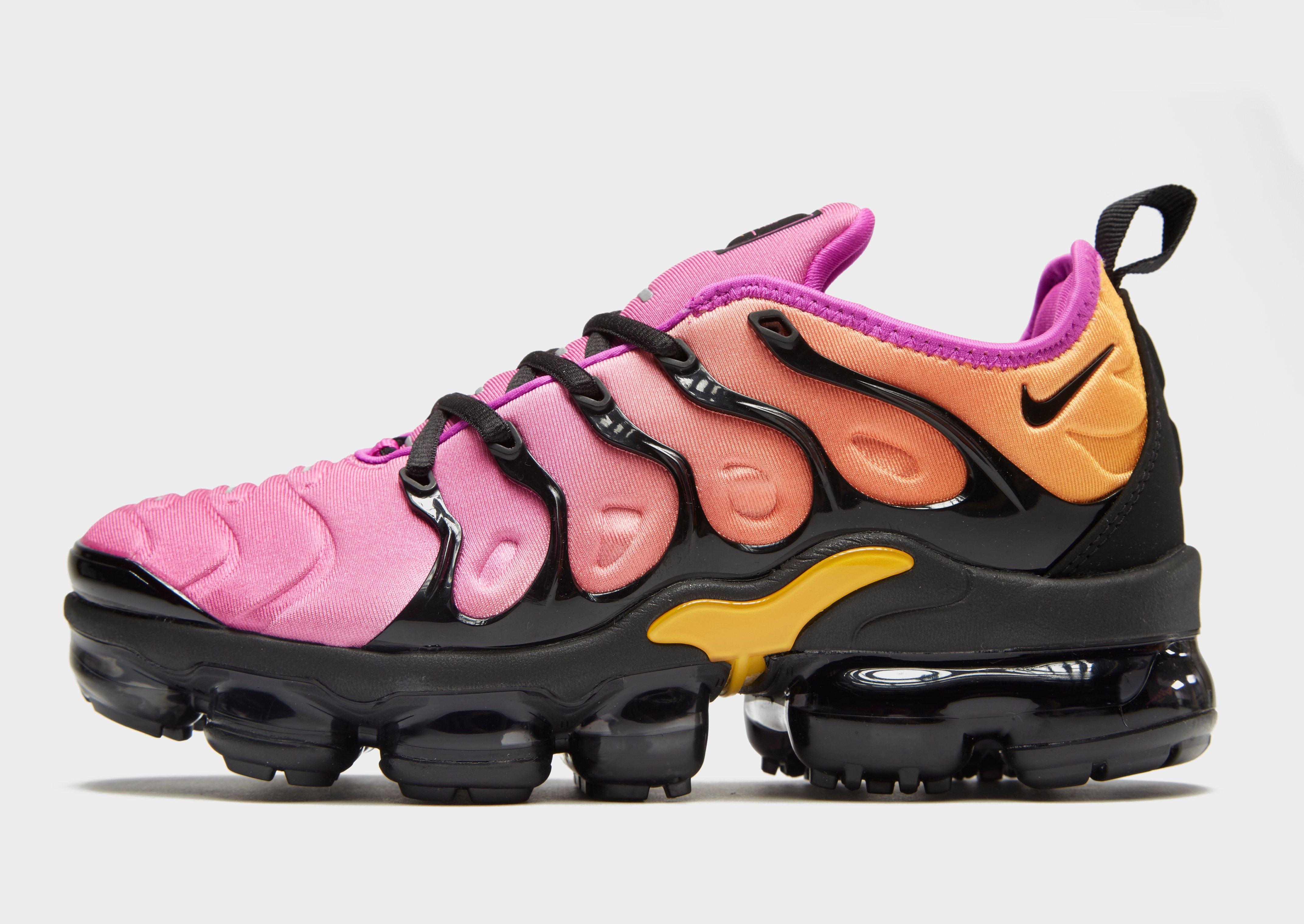 vapormax plus nere e bianche