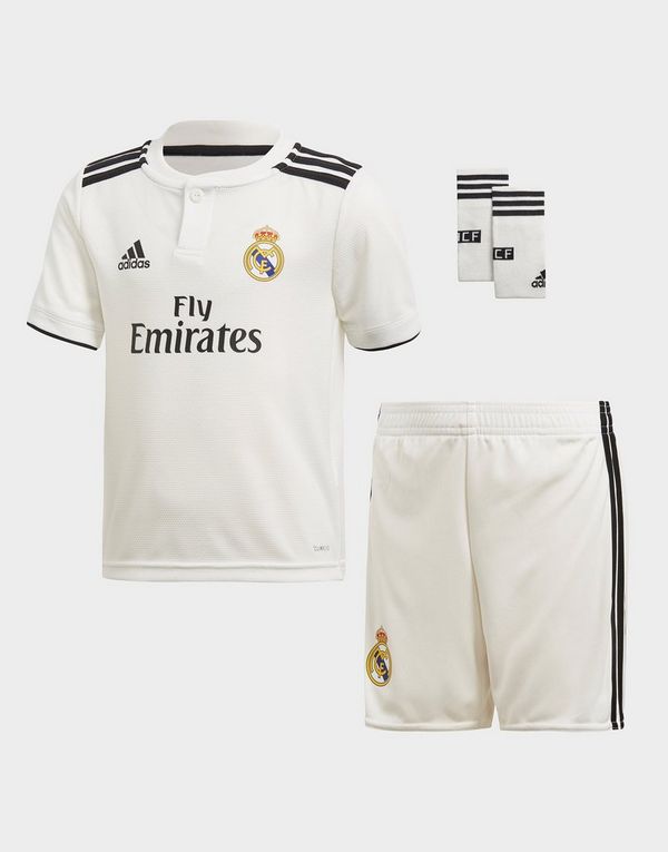 completo calcio Real Madrid vesti completo calcio Real Madrid vesti