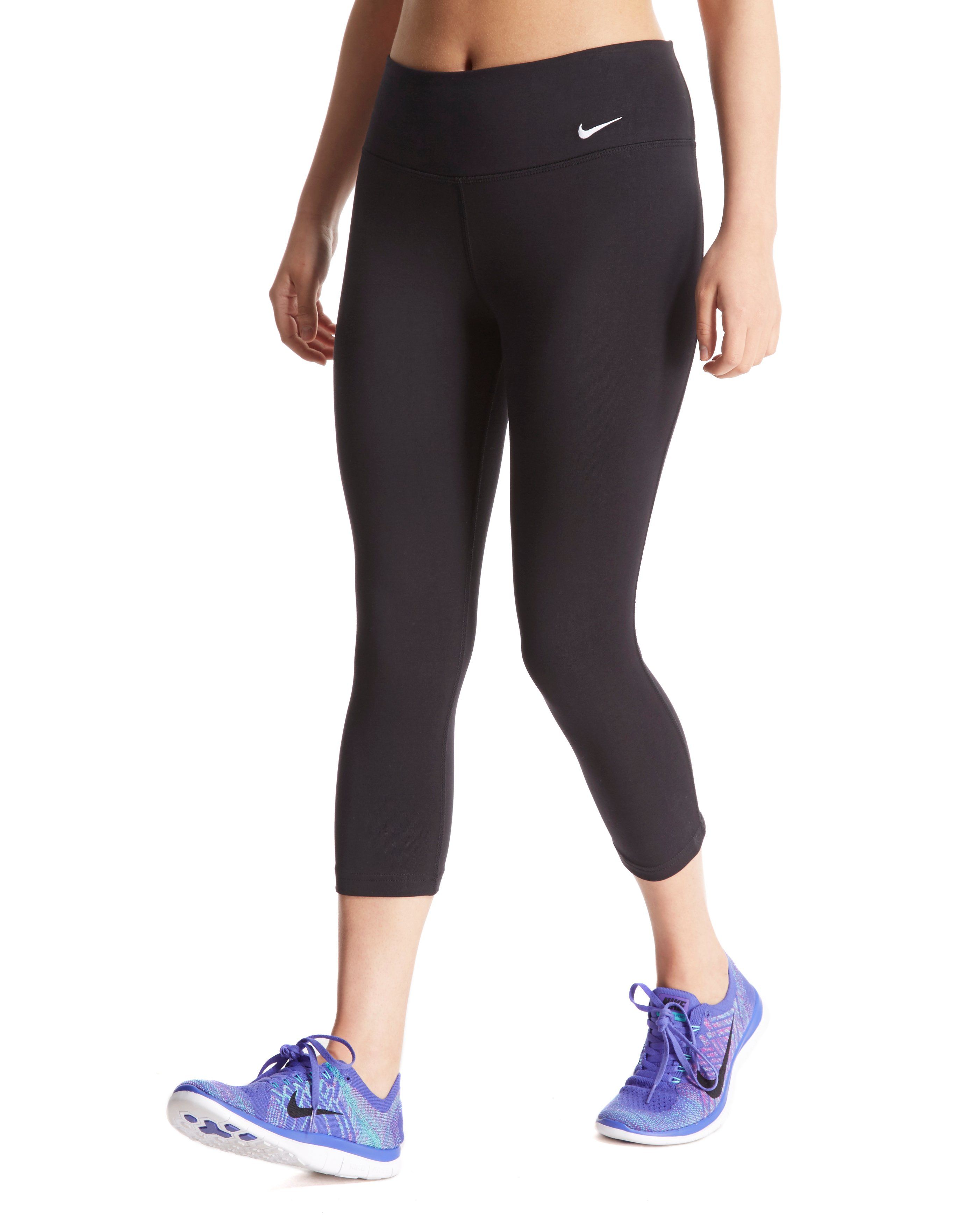 Nike Tight Fit Capri Pants | JD Sports