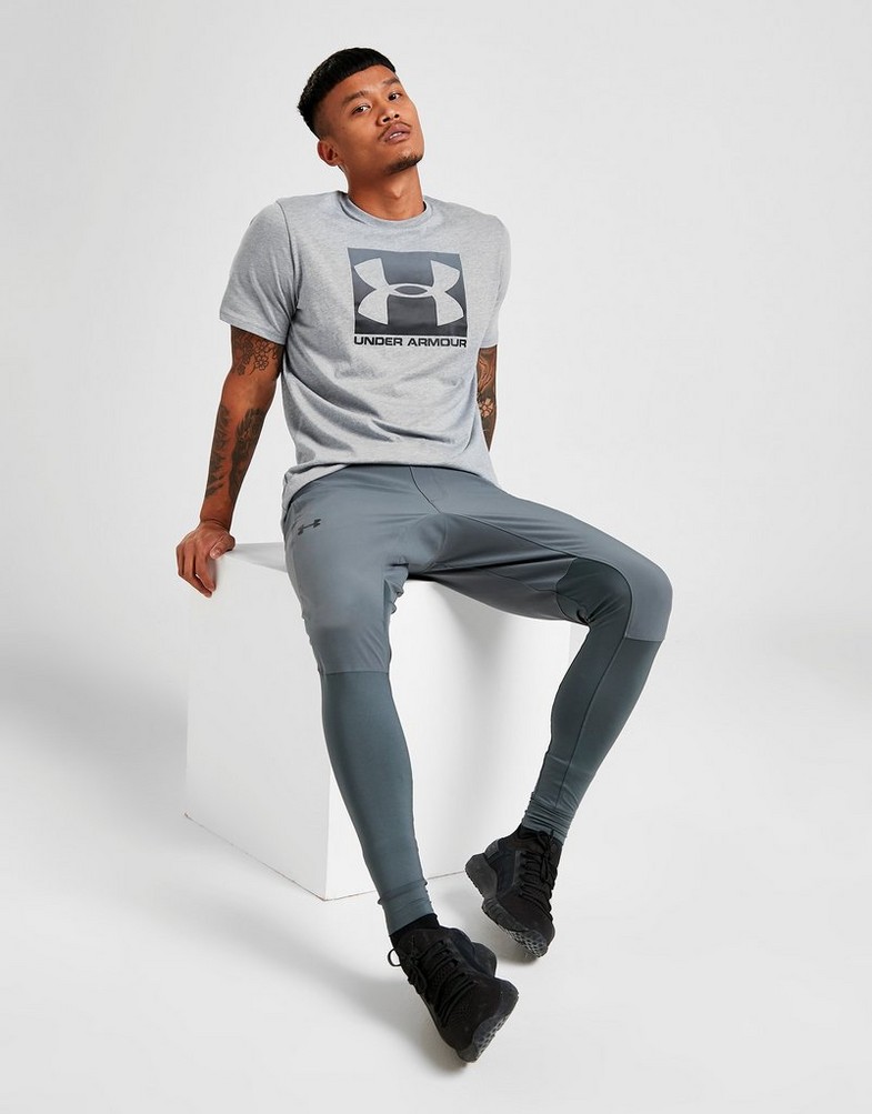 Koszulka, t-shirt męski UNDER ARMOUR KRÓTKI RĘKAW BOXED SPORTSTYLE T SHIRT 1329581-035 Szary