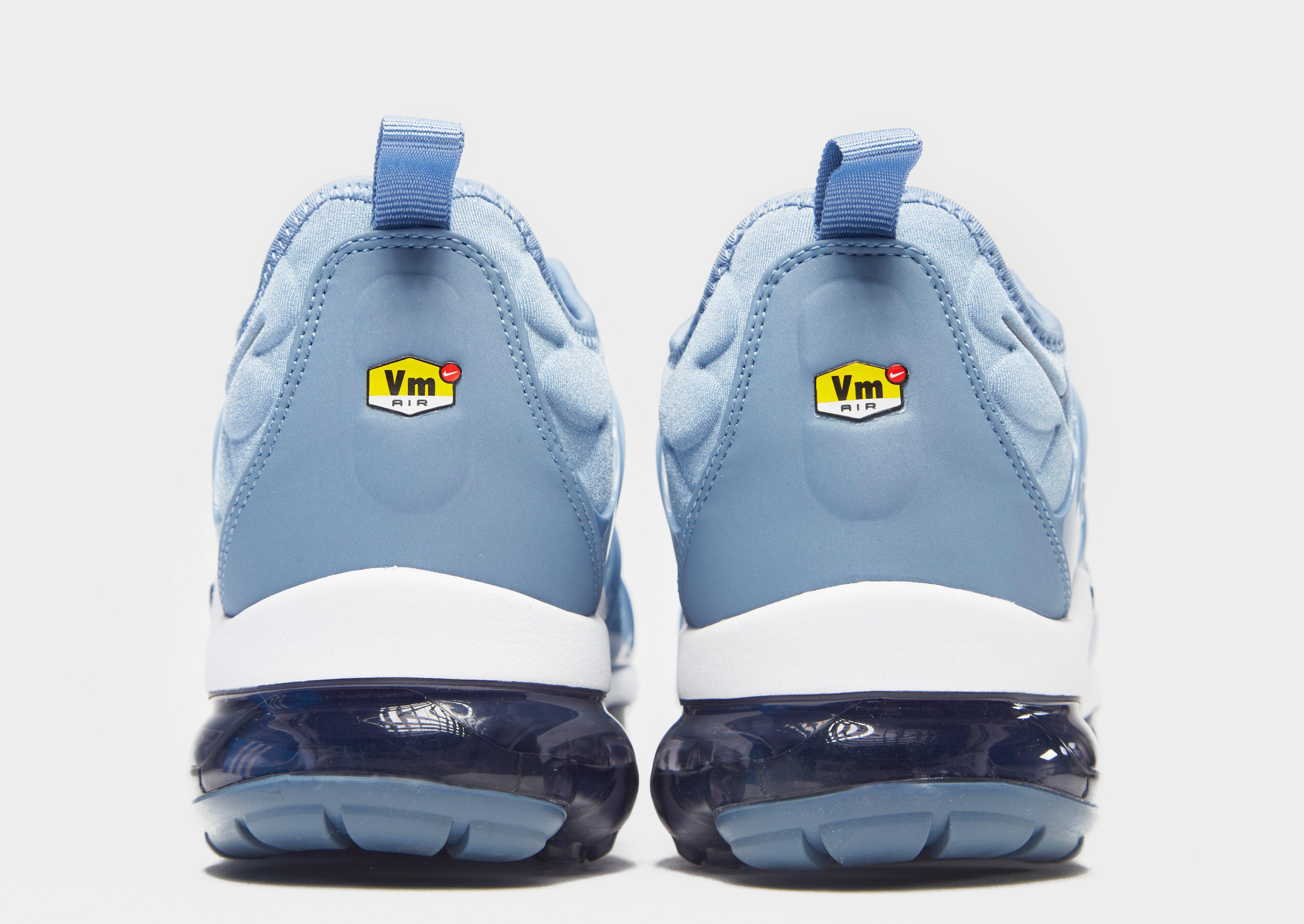 vapormax plus celeste