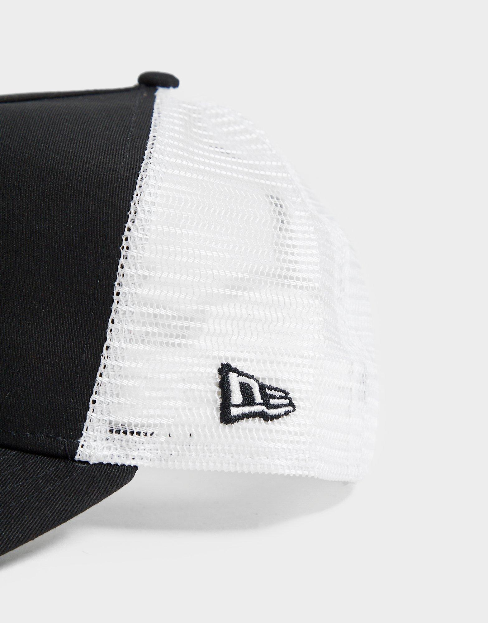 Muška šilterica NEW ERA KAPA CLEAN TRUCKER NYY BLACK NEW YORK YANKEES BLK 11588491 crna