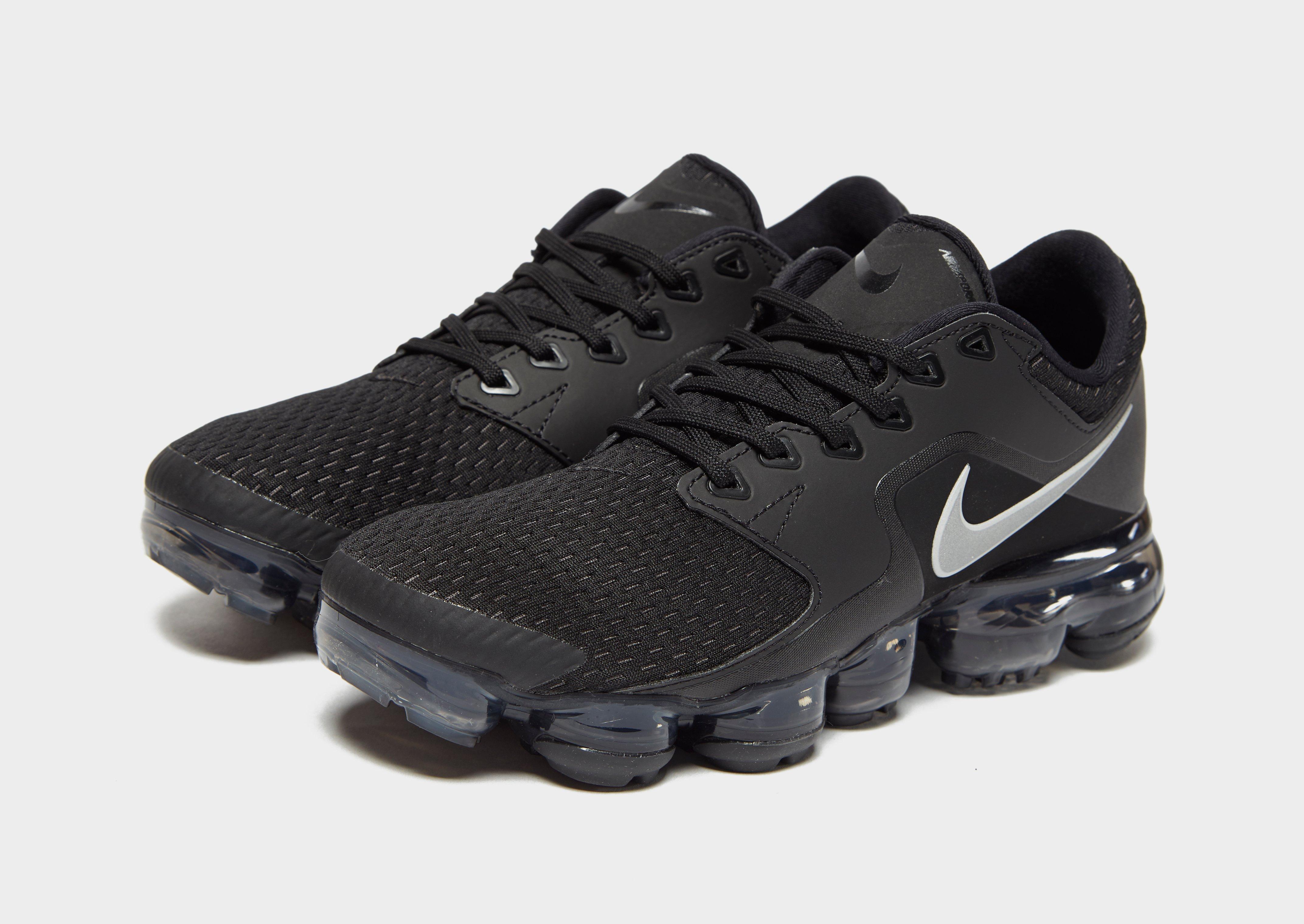 junior all black vapormax