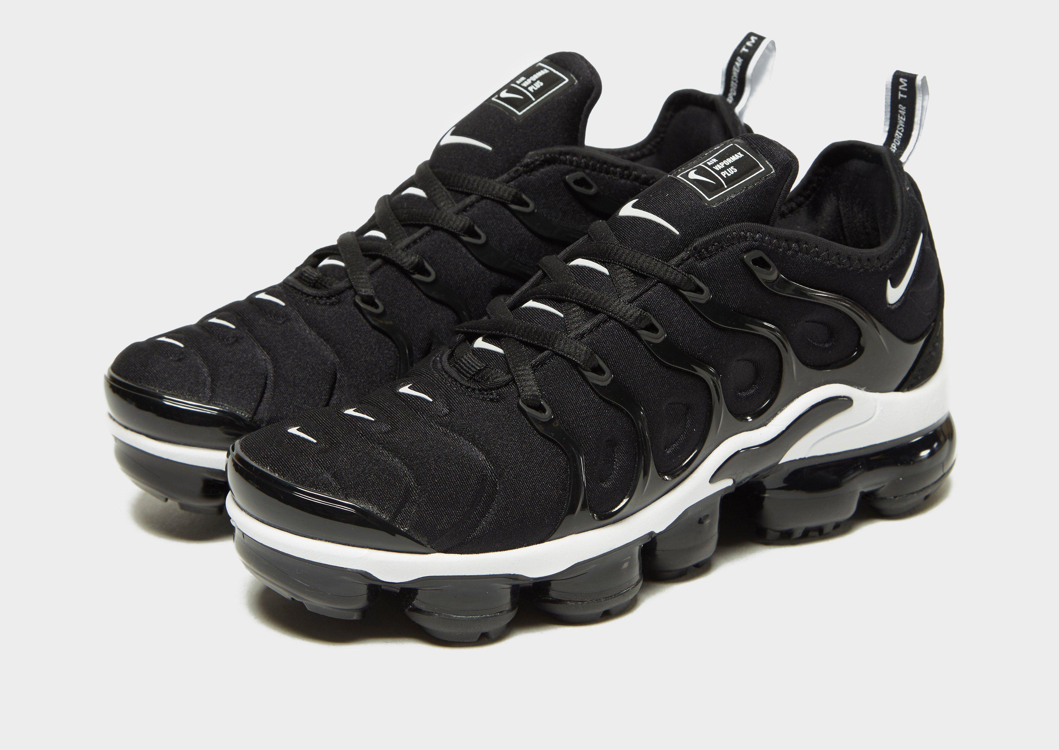 Férfi sneakers NIKE AIR VAPORMAX PLUS 924453-011 Fekete