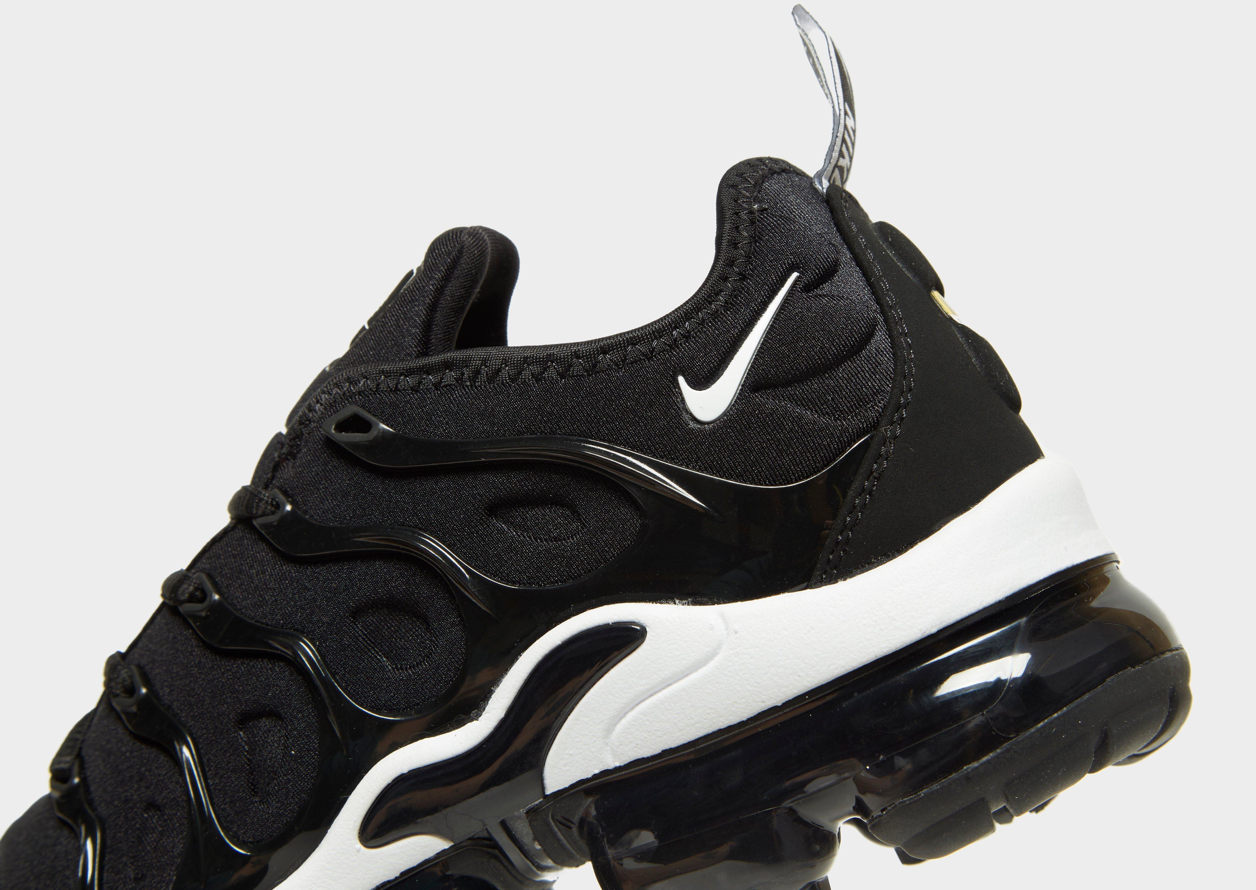 Férfi sneakers NIKE AIR VAPORMAX PLUS 924453-011 Fekete