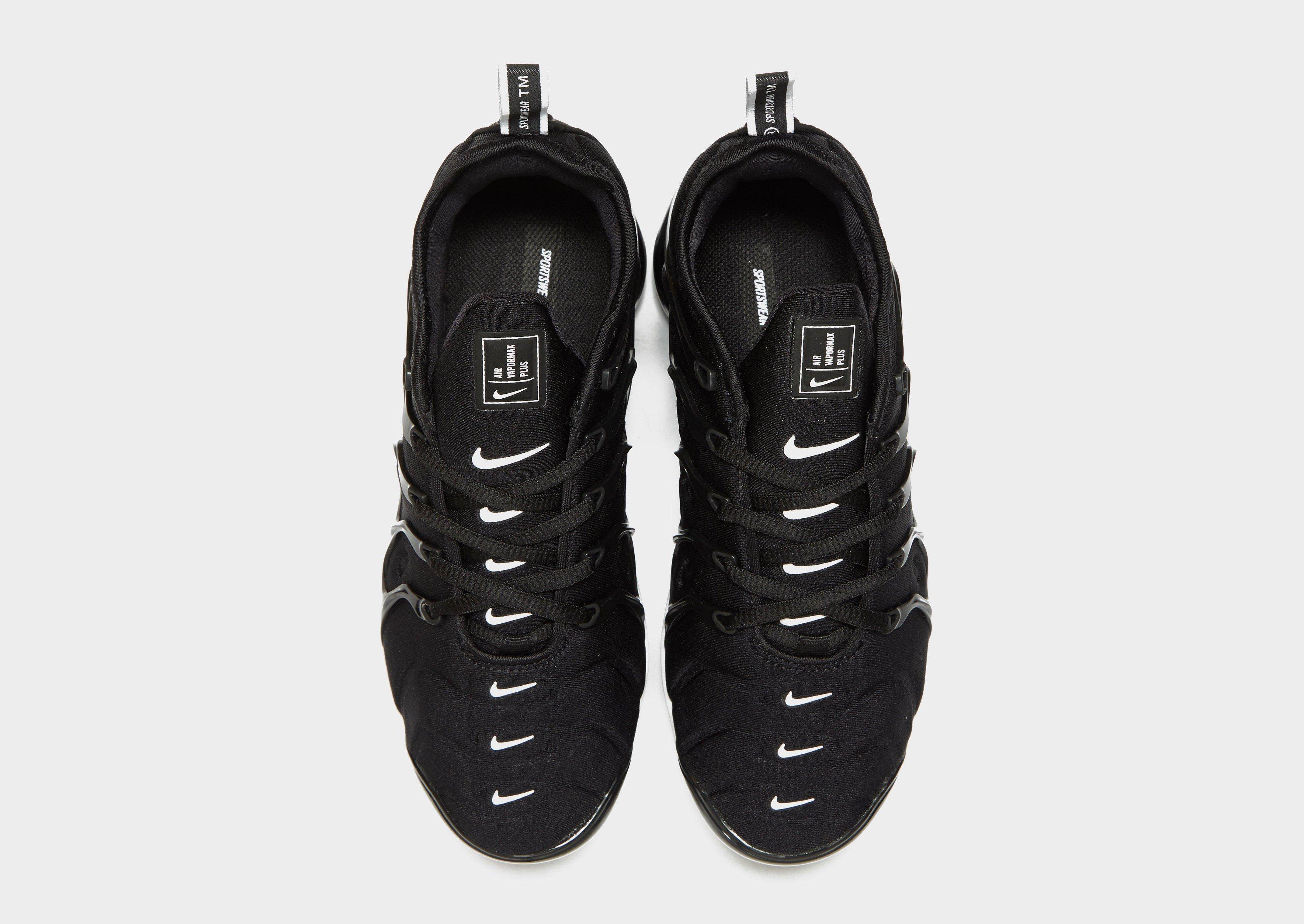 Férfi sneakers NIKE AIR VAPORMAX PLUS 924453-011 Fekete