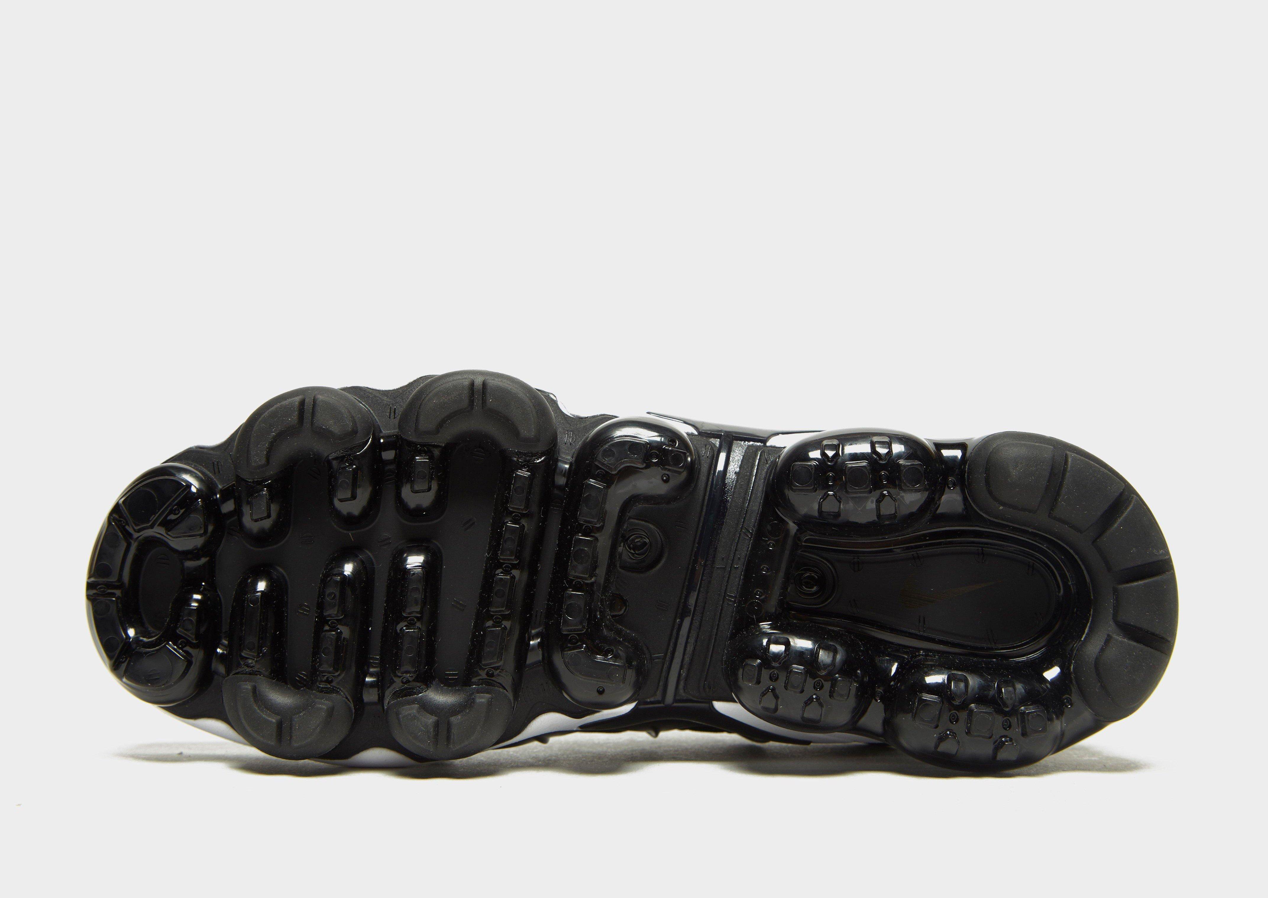 Férfi sneakers NIKE AIR VAPORMAX PLUS 924453-011 Fekete