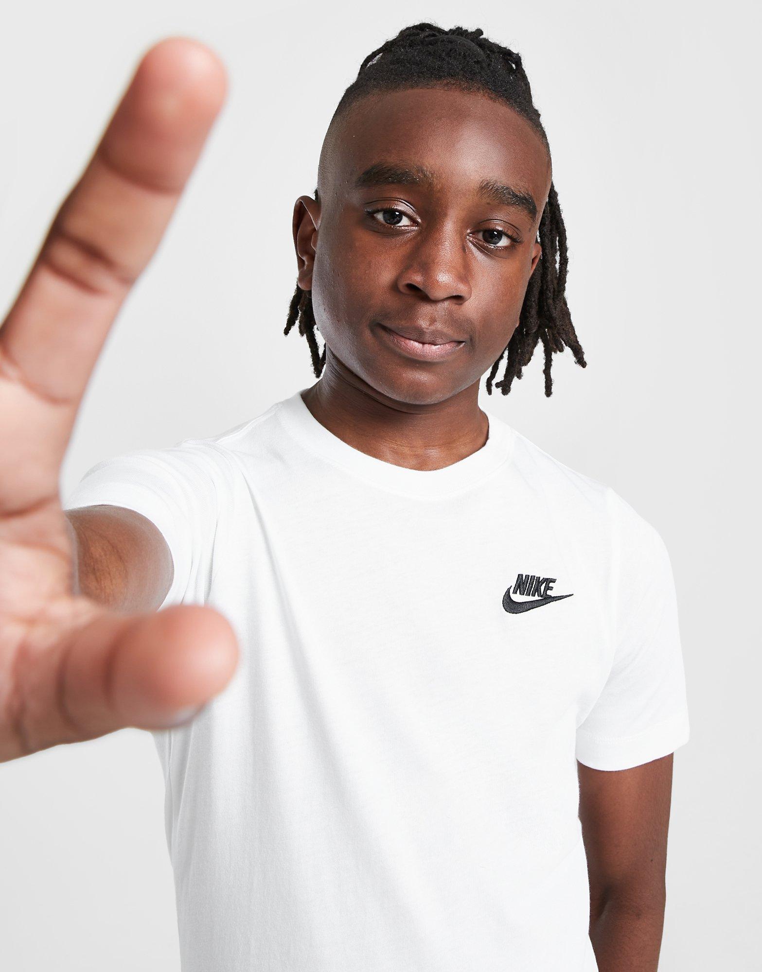 Gyerek póló NIKE PÓLÓ K NSW TEE EMB FUTURA LBR BOY FZ5177-100 Fehér