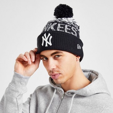 Căciulă pentru bărbați NEW ERA MLB SIDELINE NEW YORK YANKEES POM BEANIE NEW YORK YA