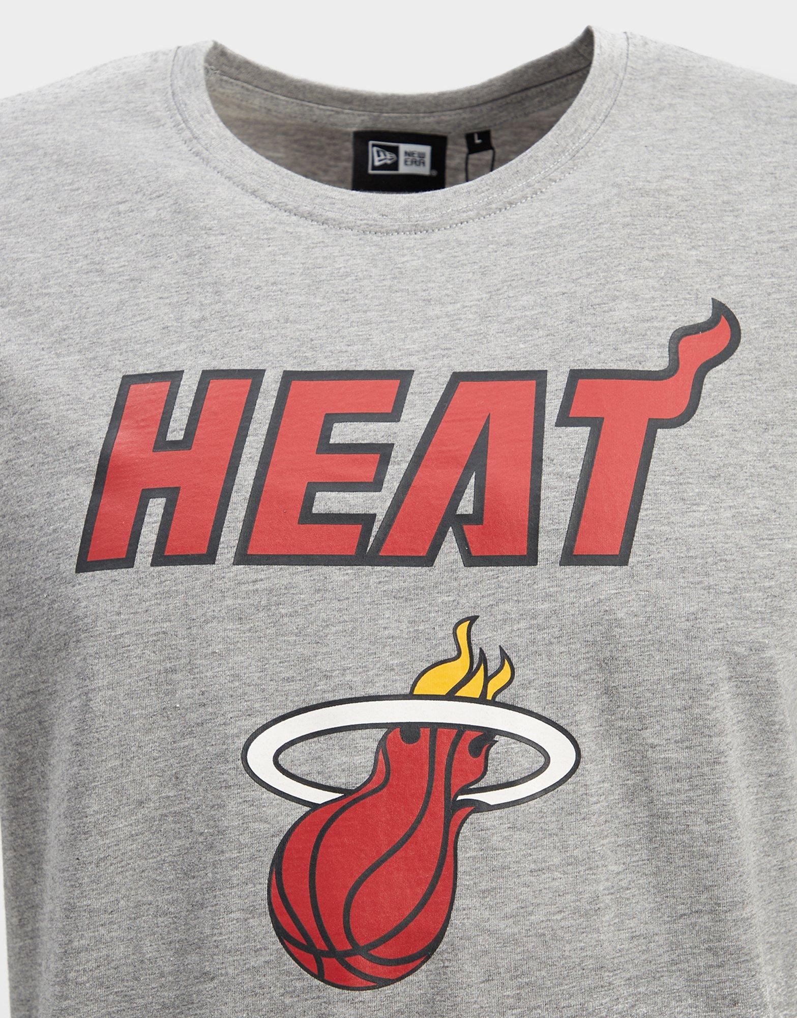 Чоловічі футболки NEW ERA ФУТБОЛКА SS NBA ТОП 6 MIAMI HEAT MIAMI HEAT LGH 11530751 Сірий