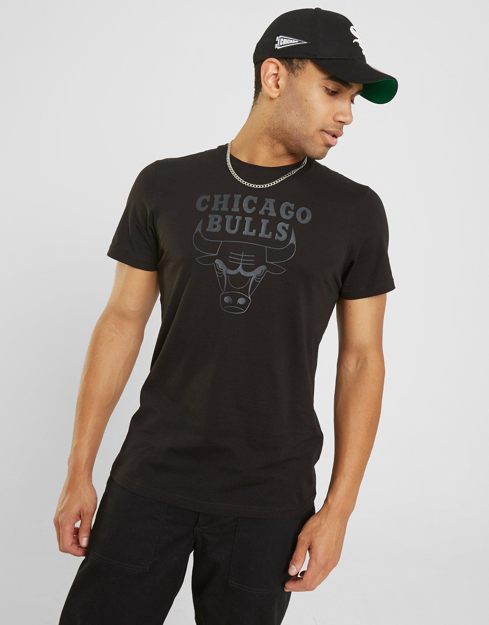 Koszulka, t-shirt męski NEW ERA T-SHIRT SS NBA REMAINING BULLS CHICAGO BULLS BLKBLK 11546155 Czarny