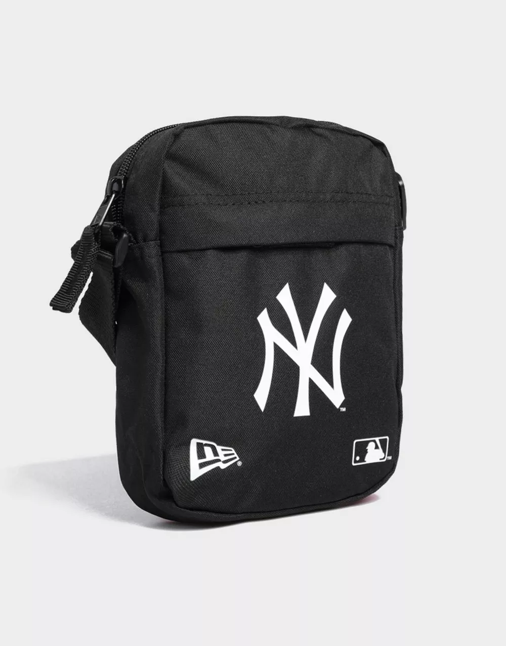 NEW ERA СУМКА MLB SIDE BAG NYY BLK BLKWHI NEW YORK YANKEES B, фото 1 з 5