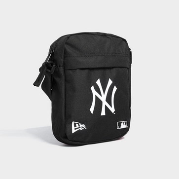 Geantă sport pentru femei NEW ERA BORSETĂ MLB SIDE BAG NYY BLK BLKWHI NEW YORK YANKEES