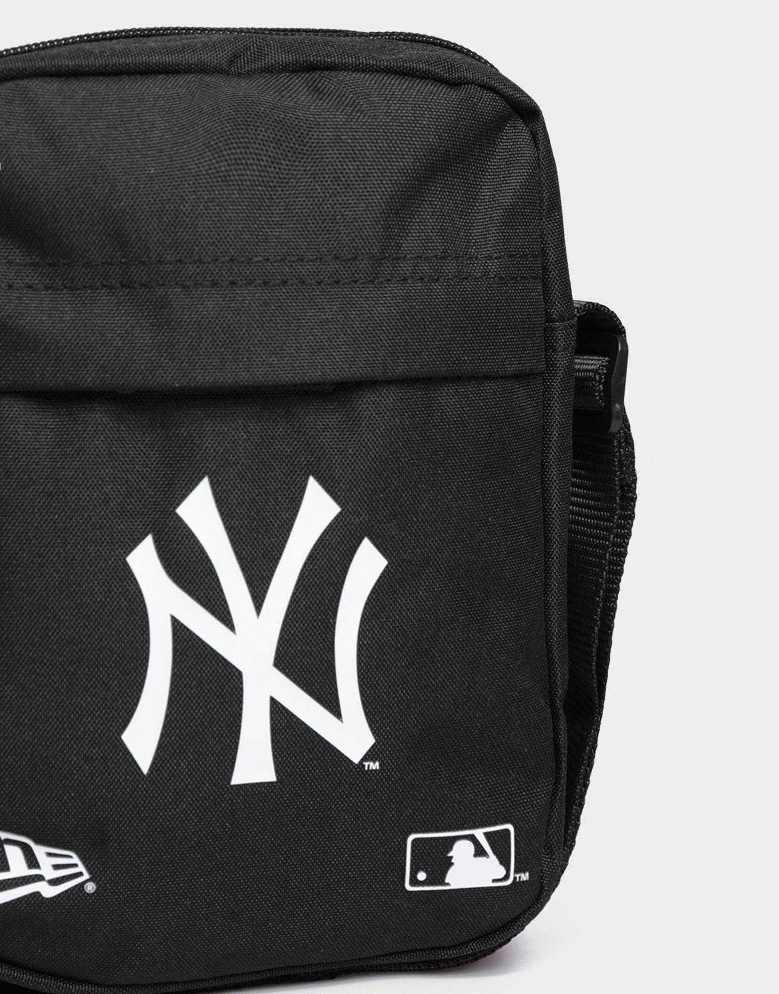 Dámská taška NEW ERA TAŠKA MLB SIDE BAG NYY BLK BLKWHI NEW YORK YANKEES B 11942030 Černá