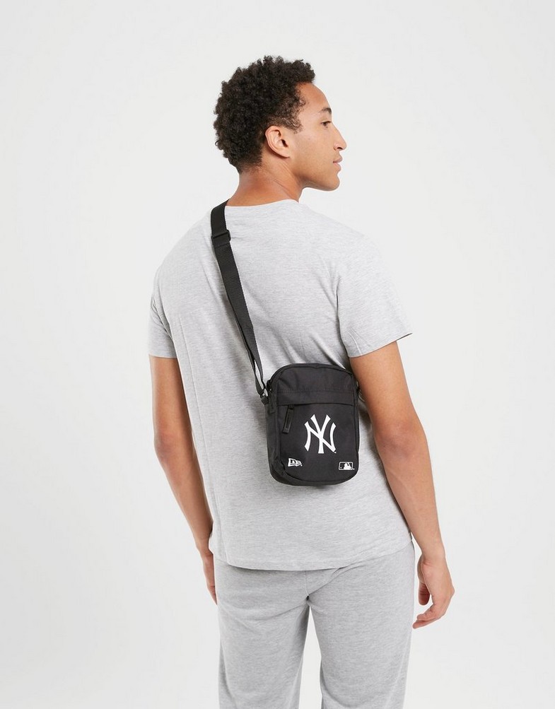 Damska NEW ERA TOREBKA MLB SIDE BAG NYY BLK BLKWHI NEW YORK YANKEES 11942030 Czarny
