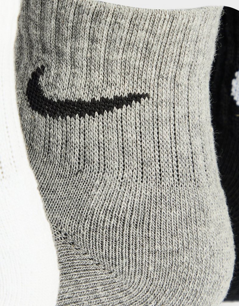 Női zokni NIKE 3-PACK LIGHTWEIGHT QUARTER SOCKS  SX7667-964 Színes