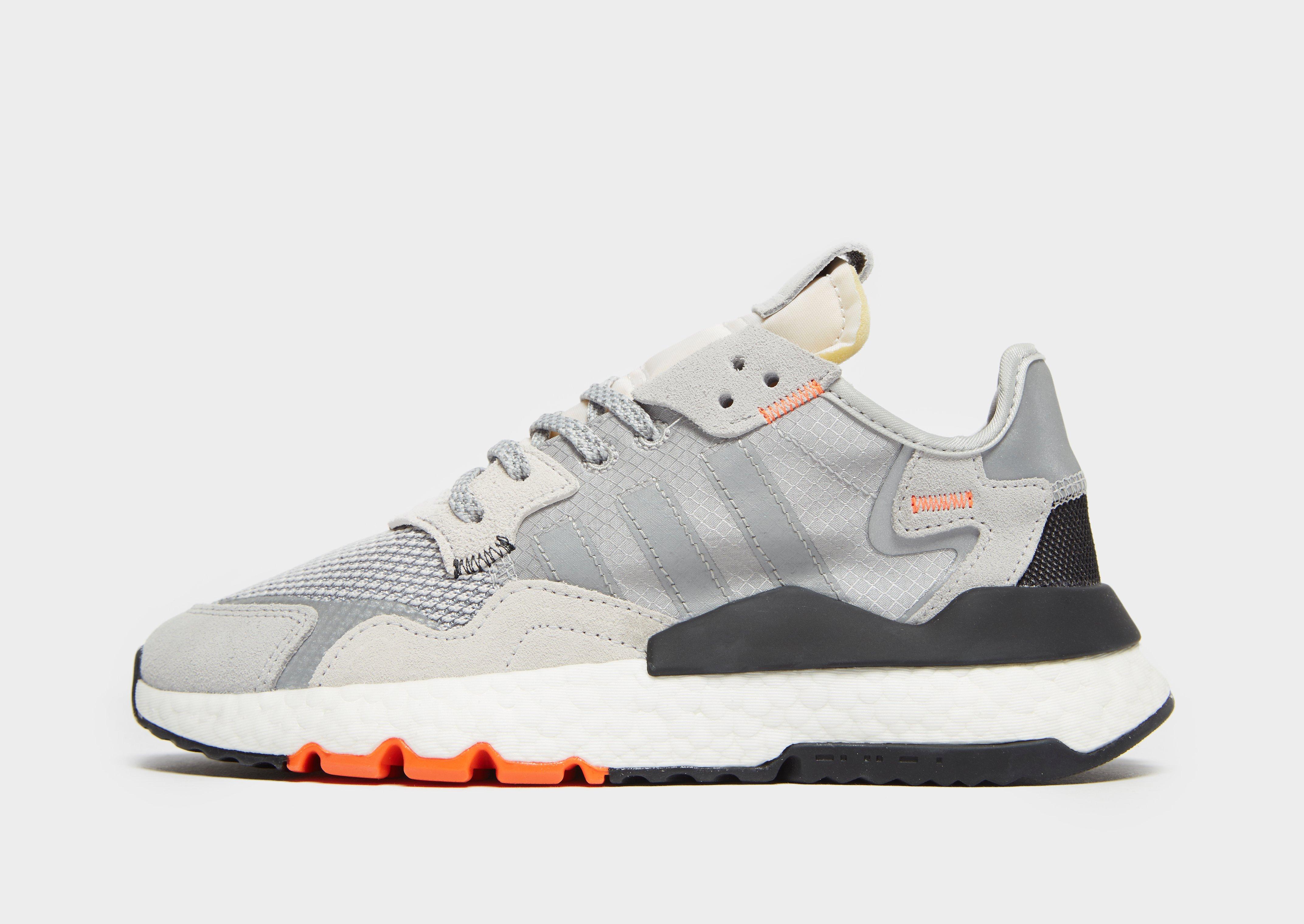 adidas originals white and grey nite jogger trainers