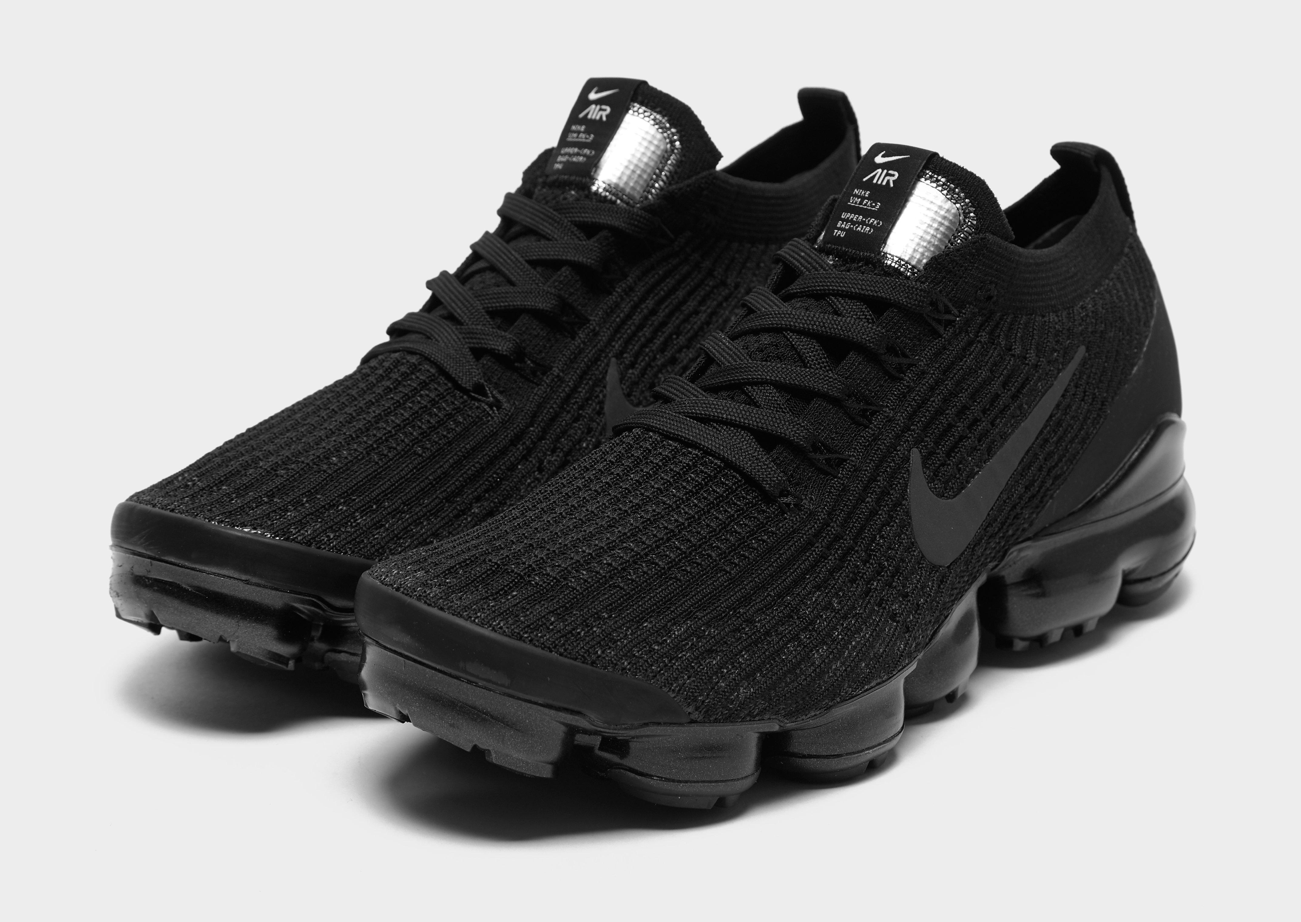 vapormax 3 triple black