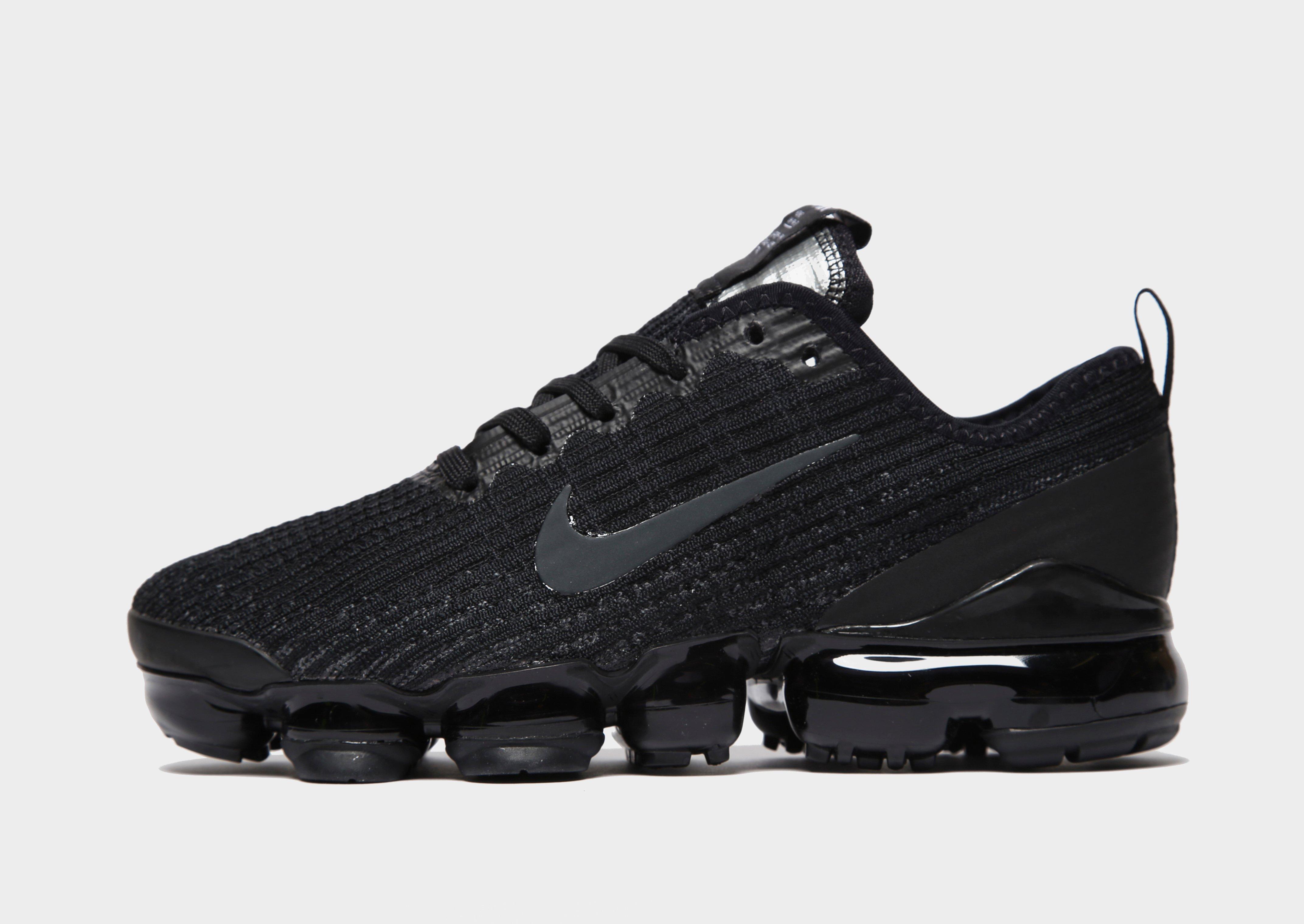 vapormax plus black and white junior