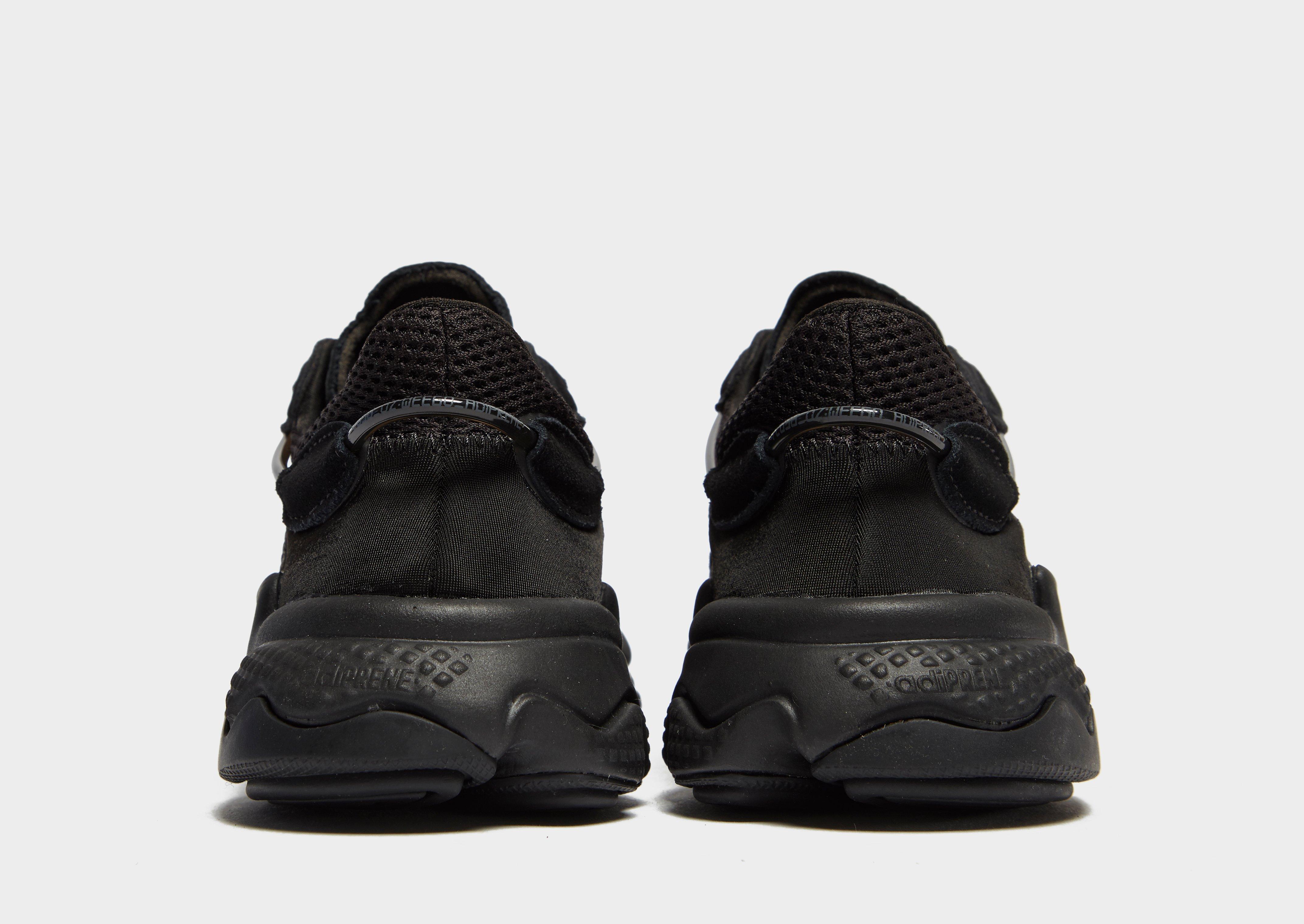 Adidas ozweego best sale tech black