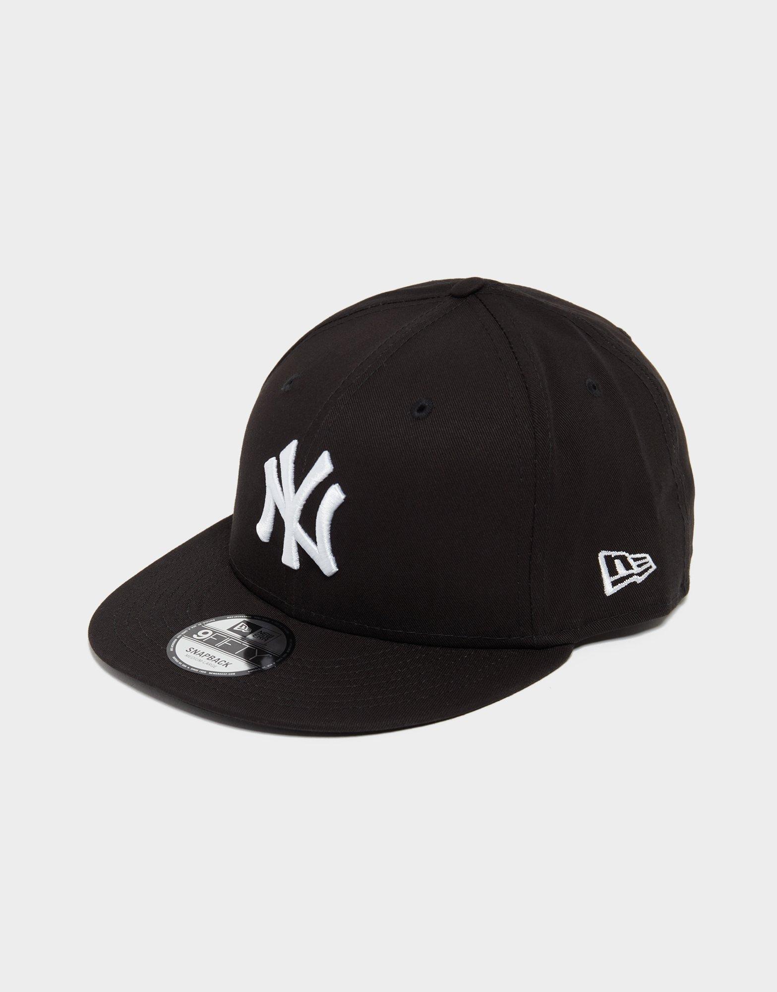 Dámska čiapka NEW ERA MLB NEW YORK YANKEES 9FIFTY SNAPBACK CAP BASIC 9FIFT 11180833 Čierna