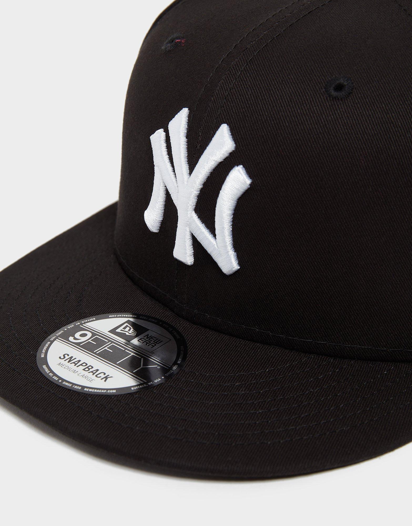 Dámska čiapka NEW ERA MLB NEW YORK YANKEES 9FIFTY SNAPBACK CAP BASIC 9FIFT 11180833 Čierna