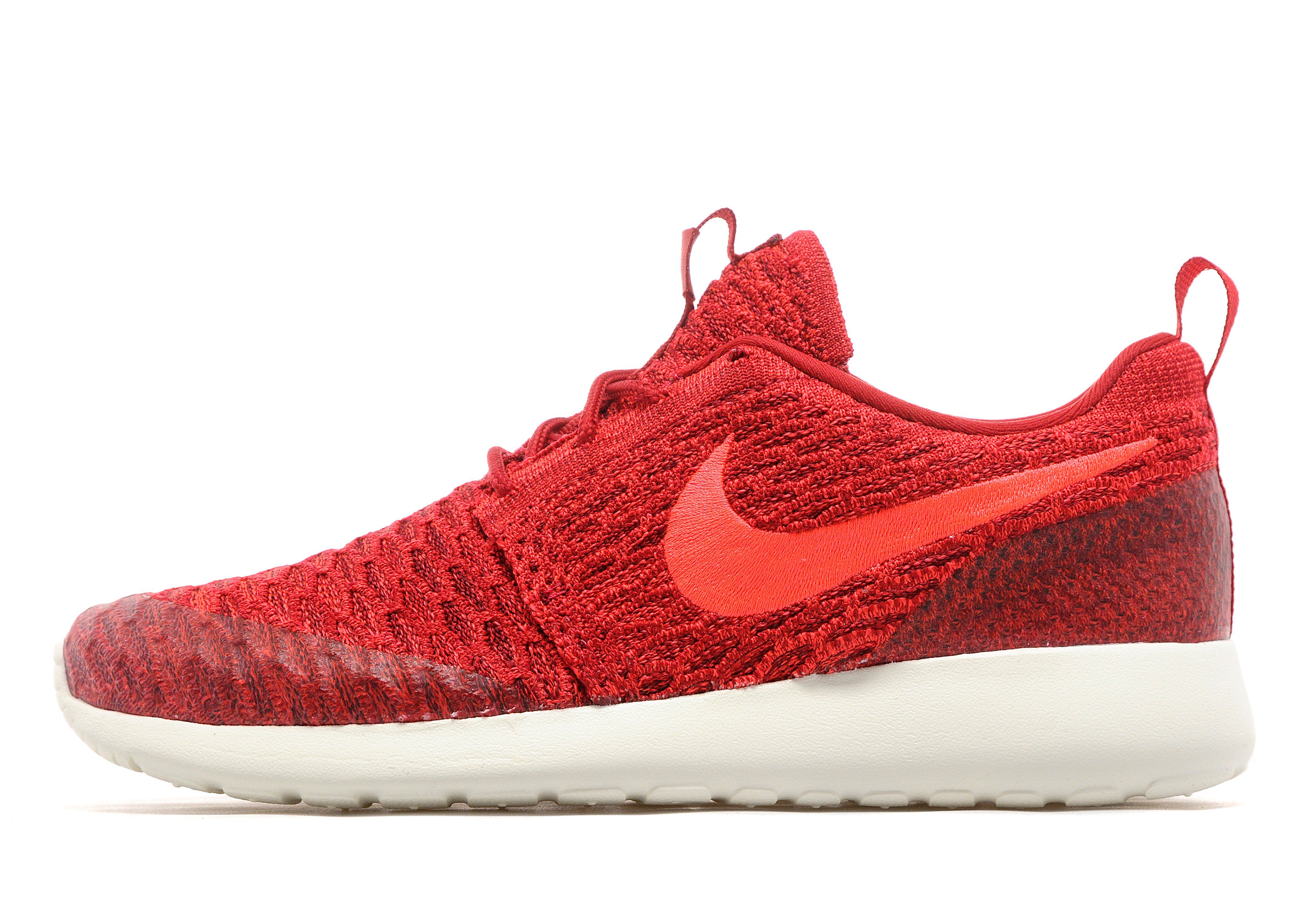 nike womens roshe sneakers