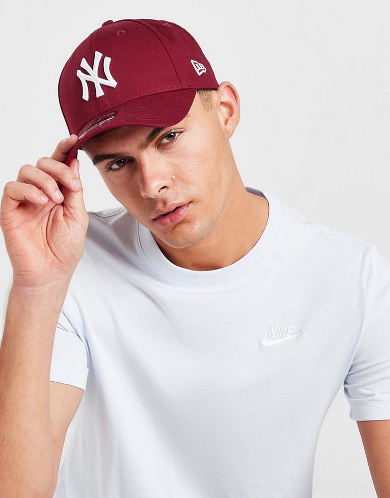 Férfi sapká NEW ERA SAPKA LEAGUE ESSENTIAL 9FORTY NYY PURPLE NEW YORK YA 80636012 Bordó
