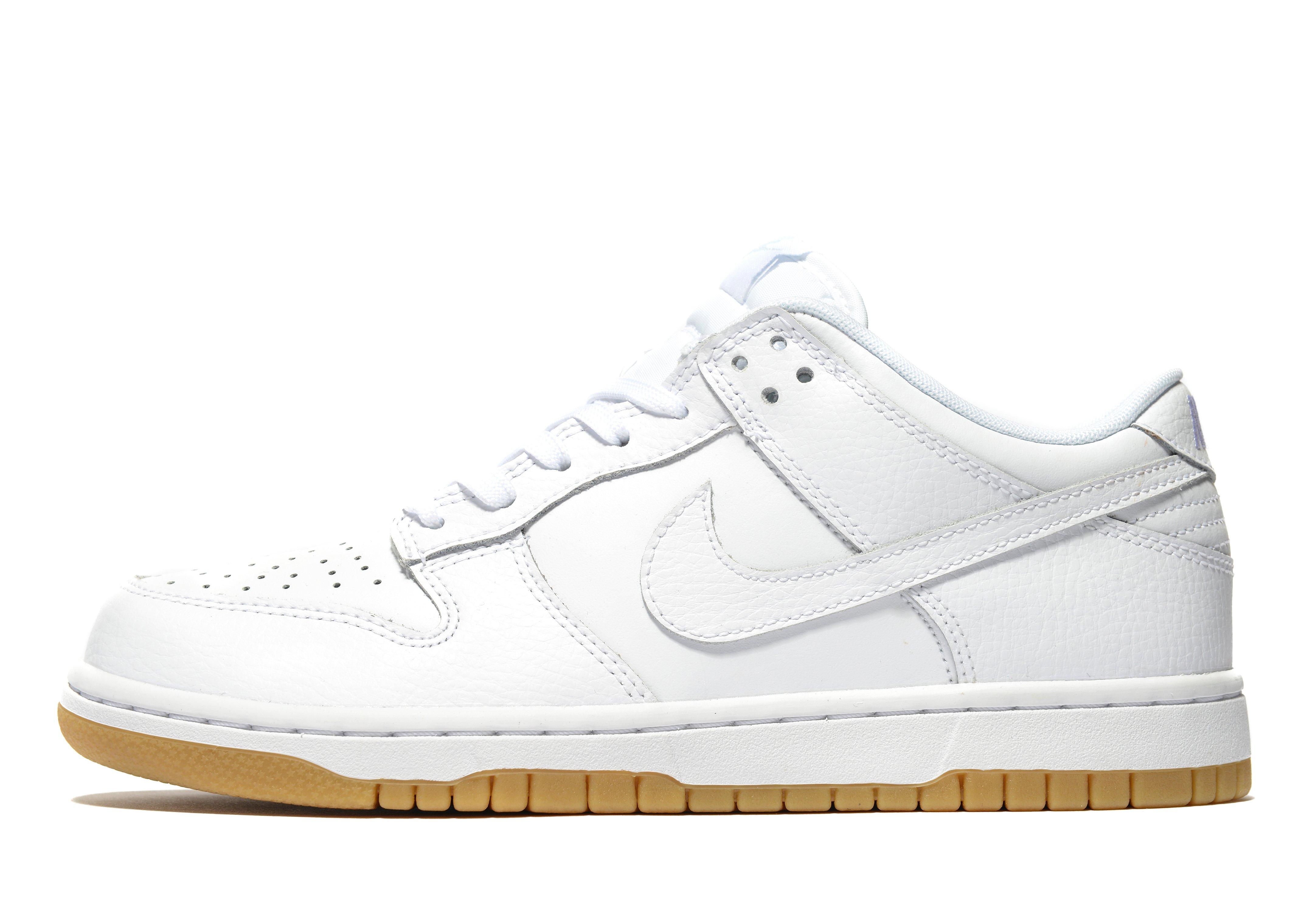 nike dunk low essential trainers in white