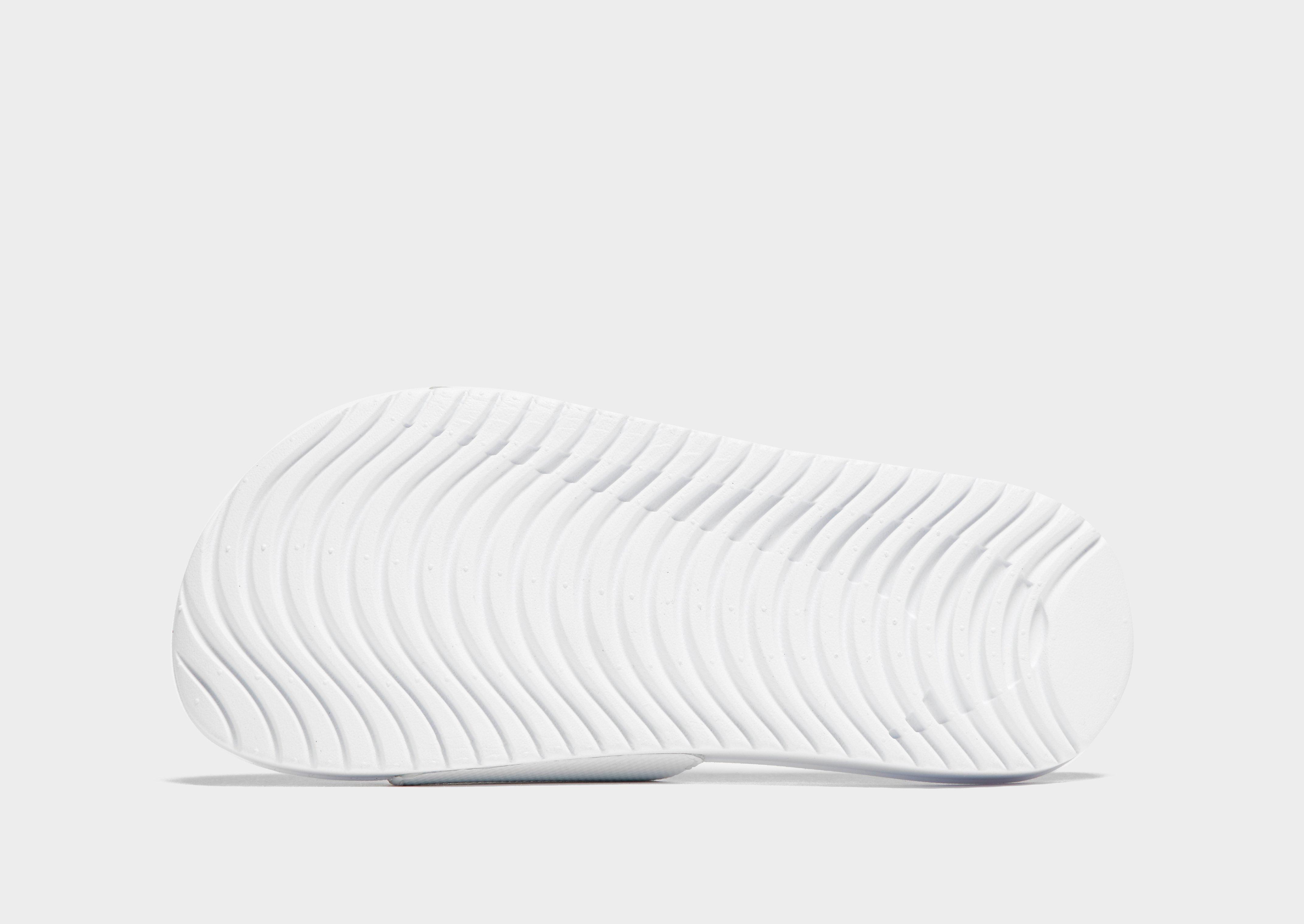 Gyerek papucsok és flip-flopok NIKE KAWA SLIDES  819352-100 Fehér