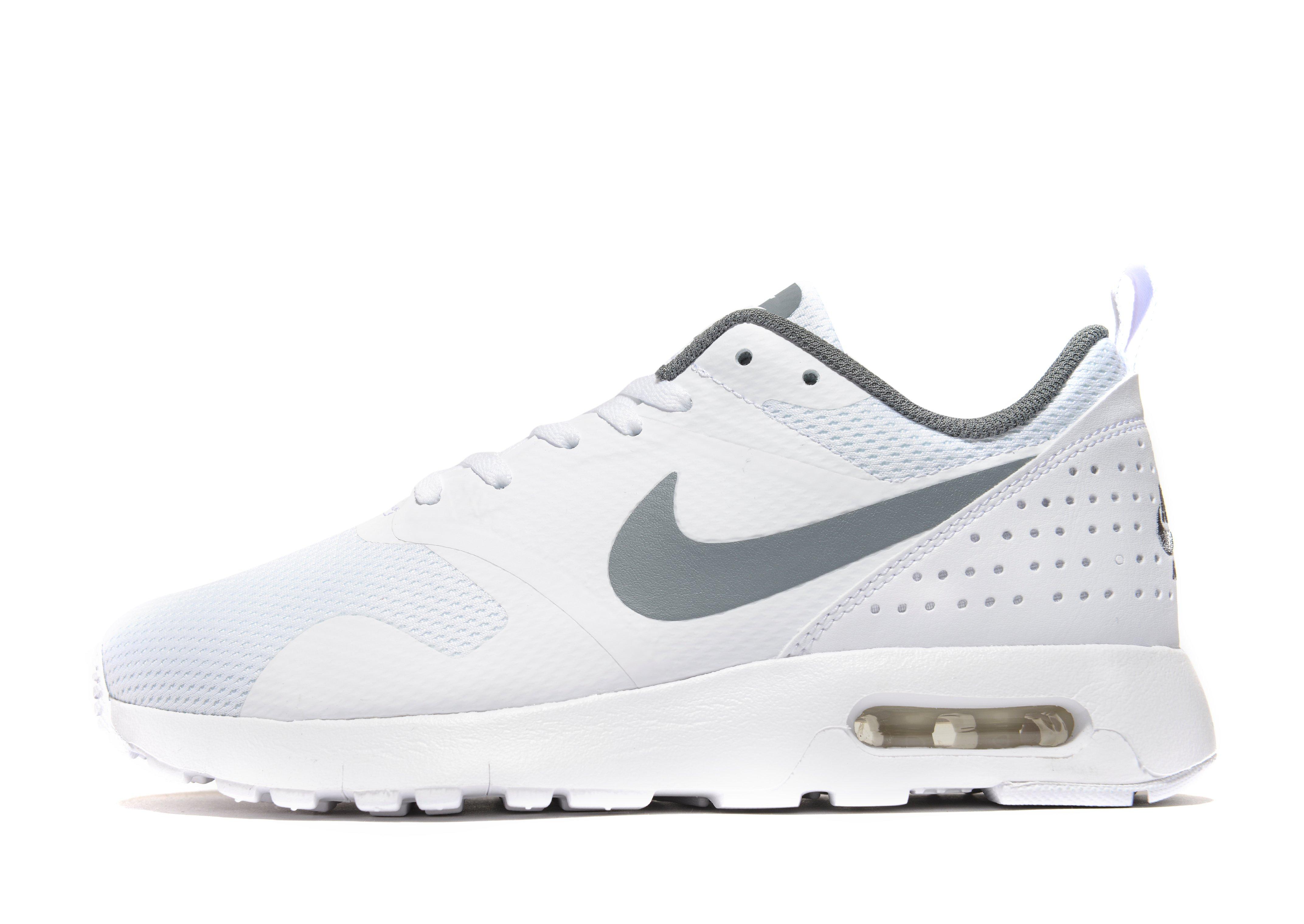 nike tavas junior