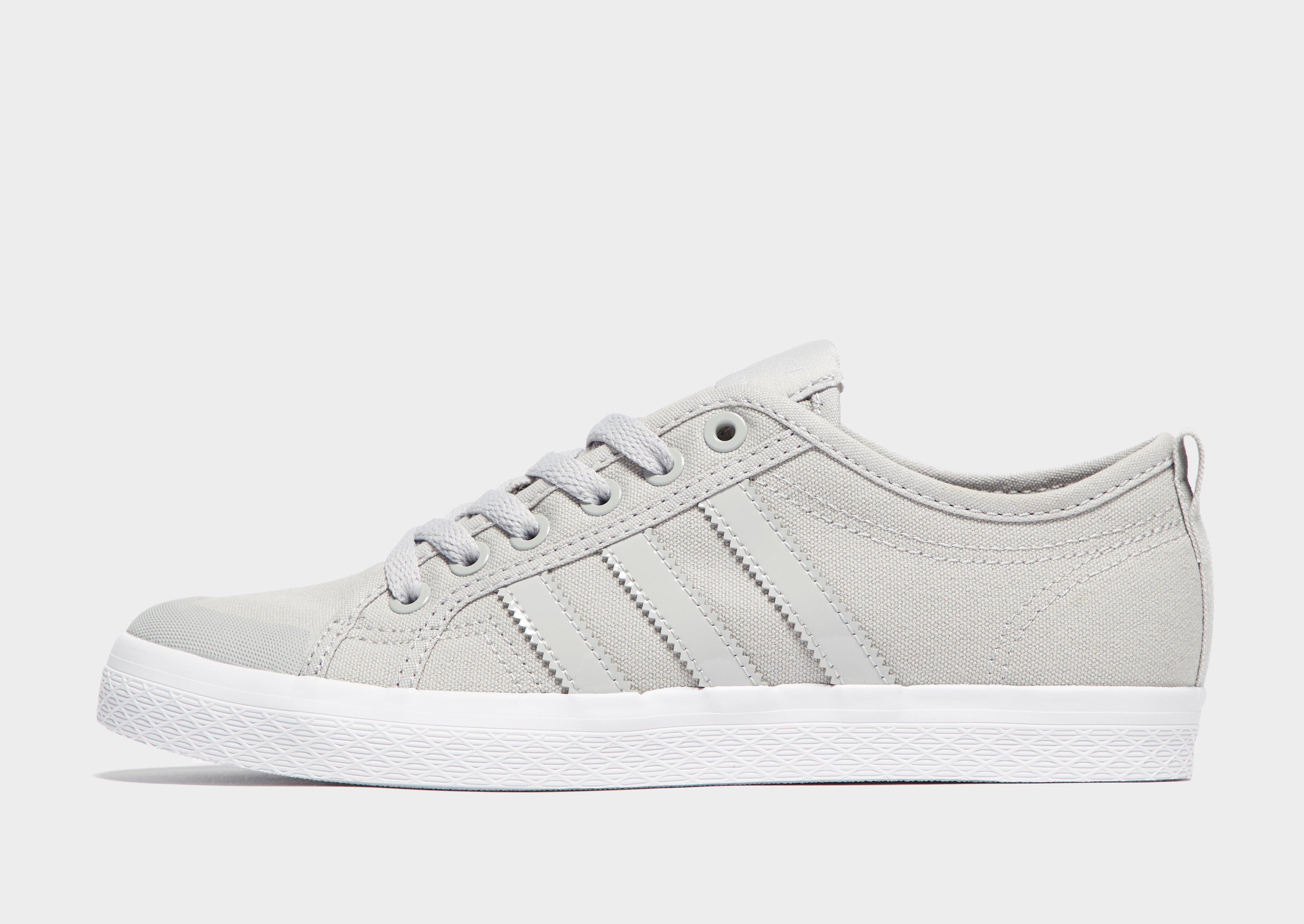 honey low w adidas
