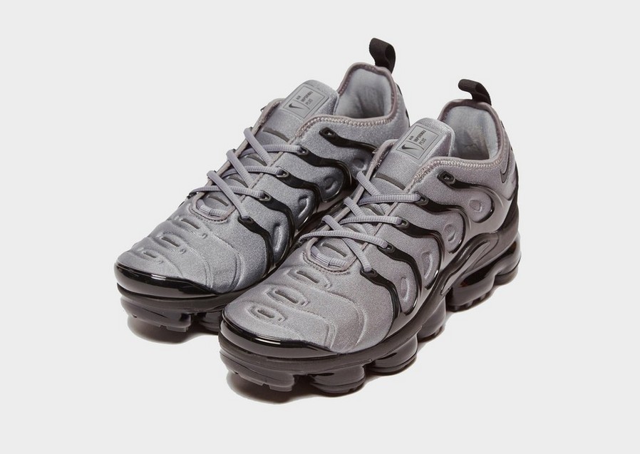 Adidași pentru bărbați NIKE AIR VAPORMAX PLUS CK0900001 Gri