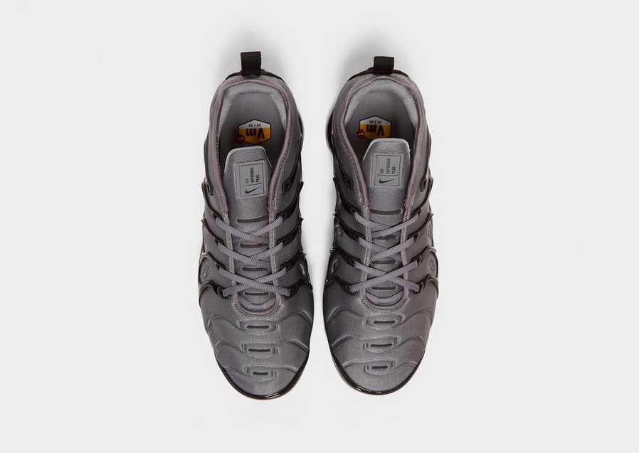 Adidași pentru bărbați NIKE AIR VAPORMAX PLUS CK0900001 Gri