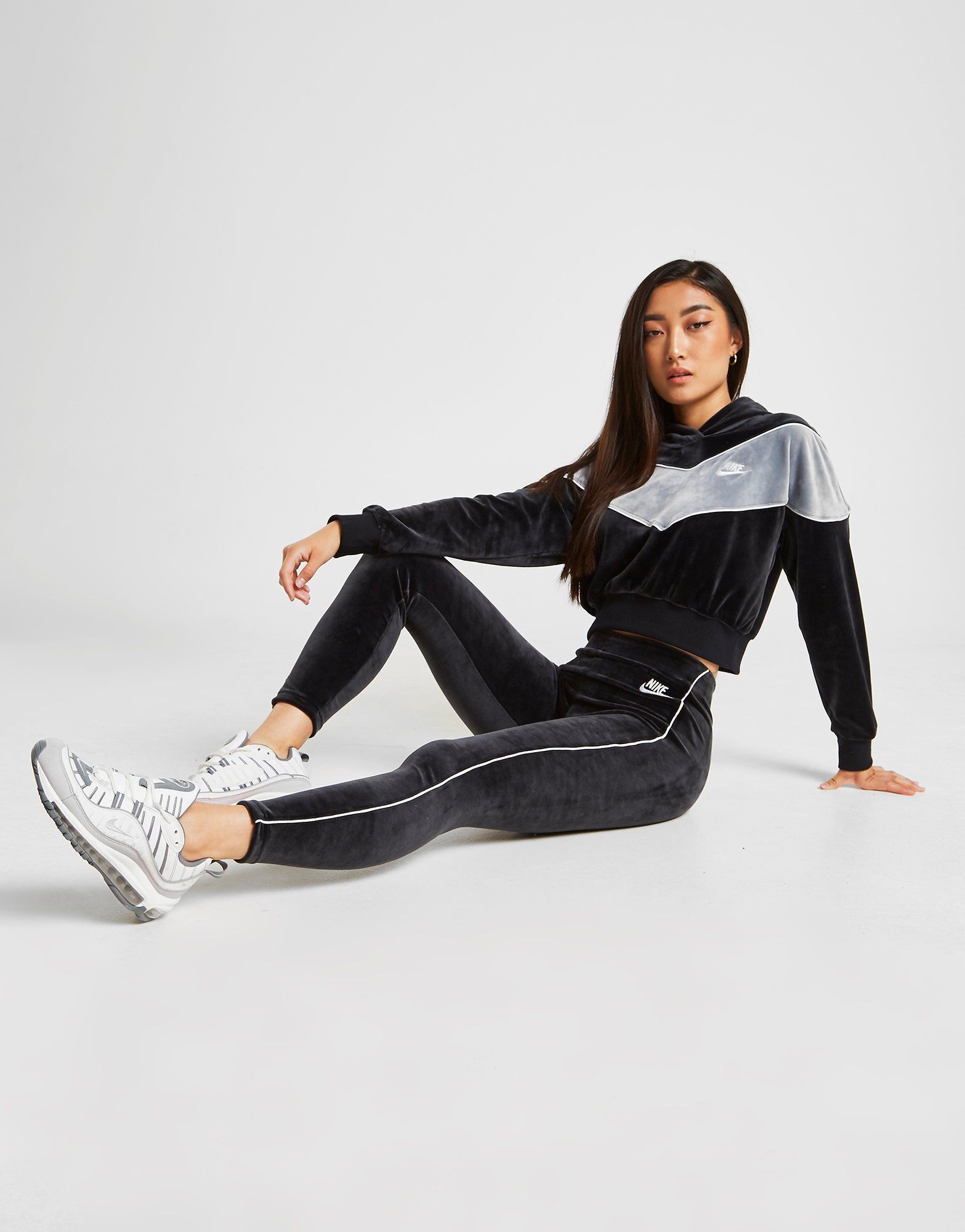 Nike hotsell heritage legging