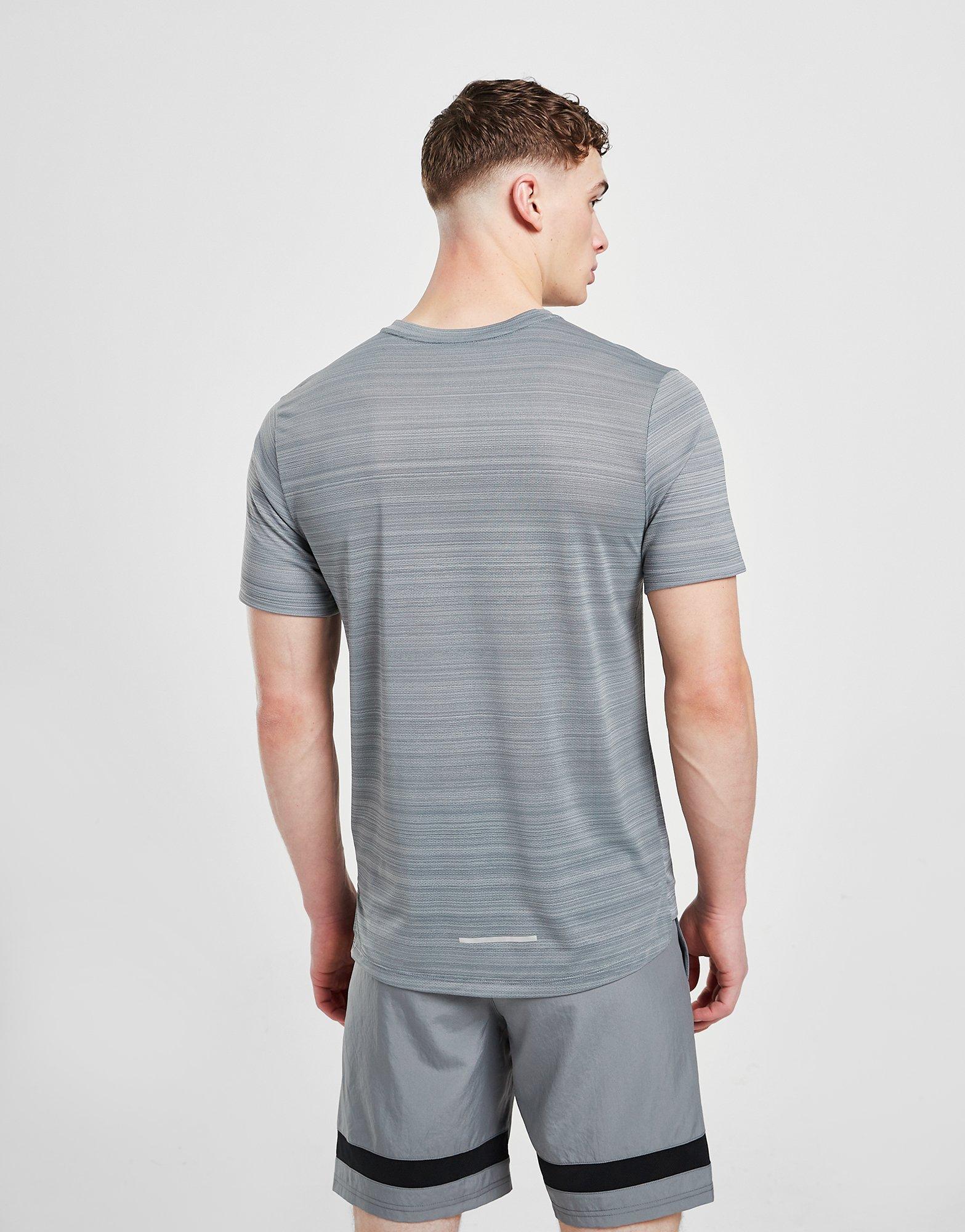 Pánske tričko NIKE MILER TEE SMOKE AJ7565084 Sivá