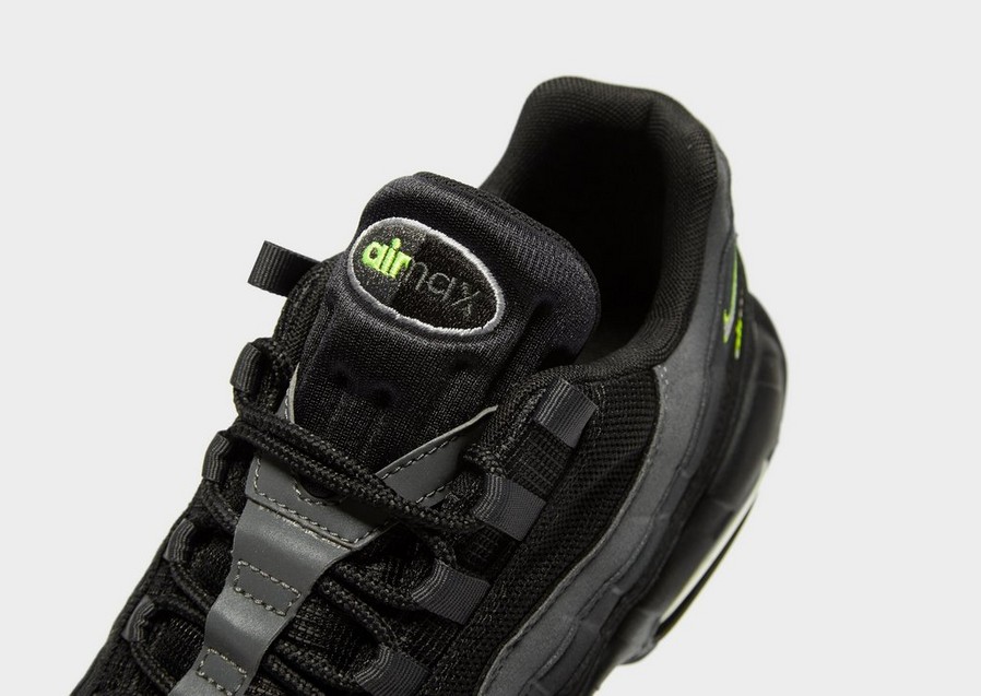 Мъжки маратонки NIKE AIR MAX 95 ESSENTIAL CV1635-002 Черен